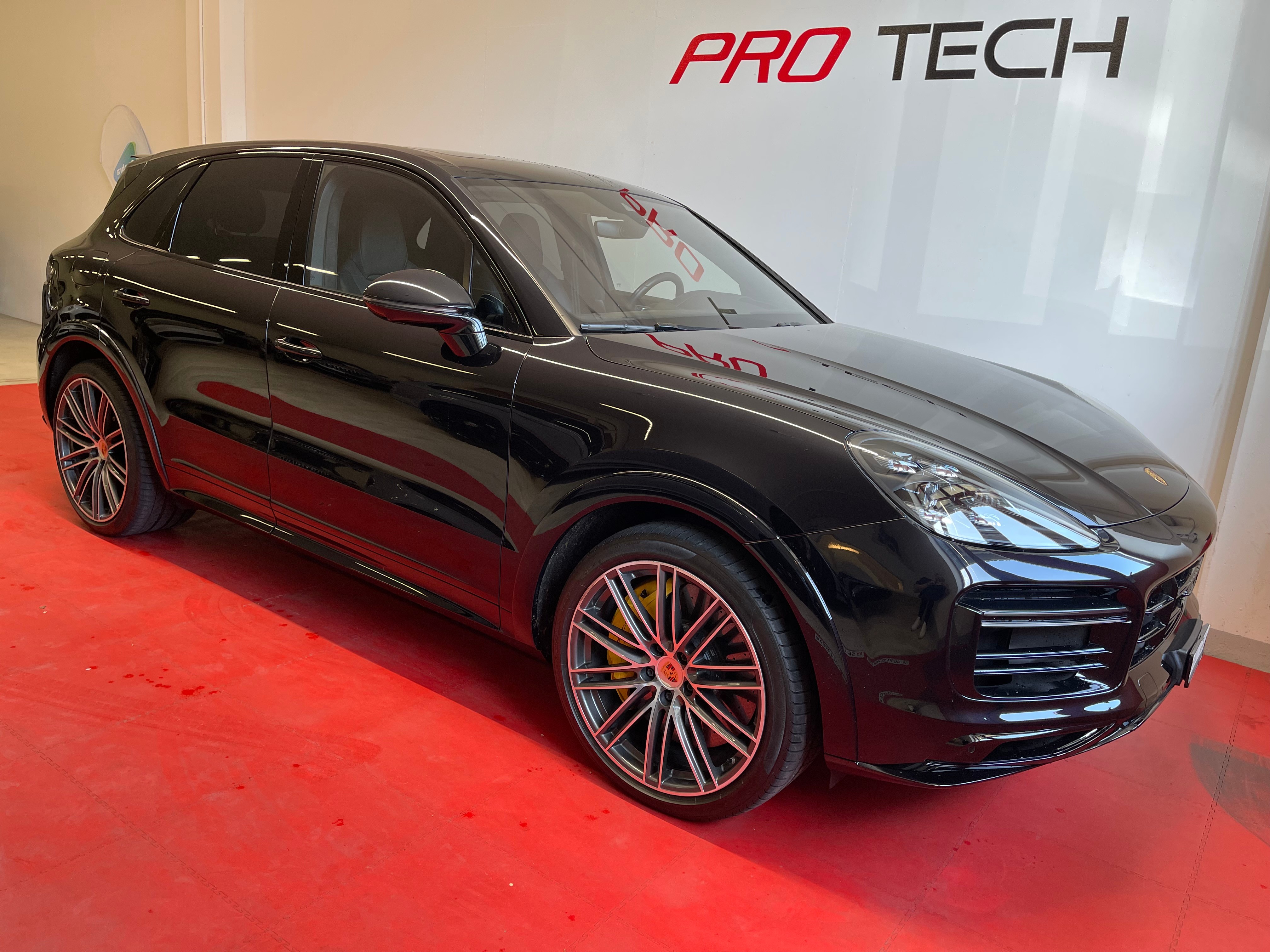 PORSCHE Cayenne Turbo S E-Hybrid