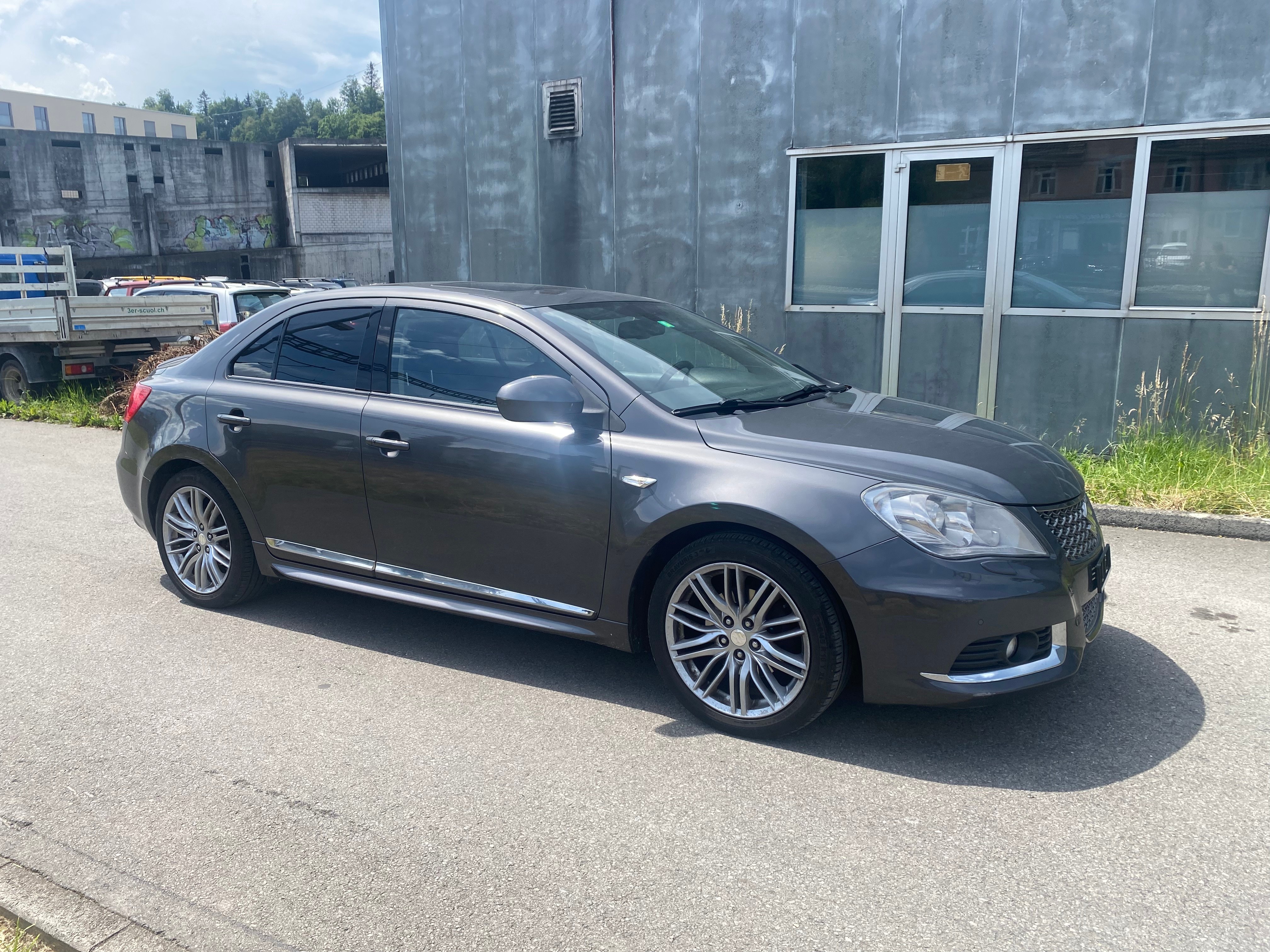 SUZUKI Kizashi 2.4 GL Top Sport 2WD