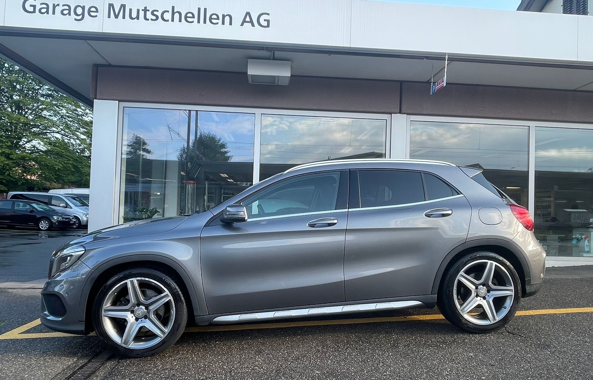 MERCEDES-BENZ GLA 250 AMG Line starker 211PS 4Matic 7G-DCT CH-Auto 67% unter NP