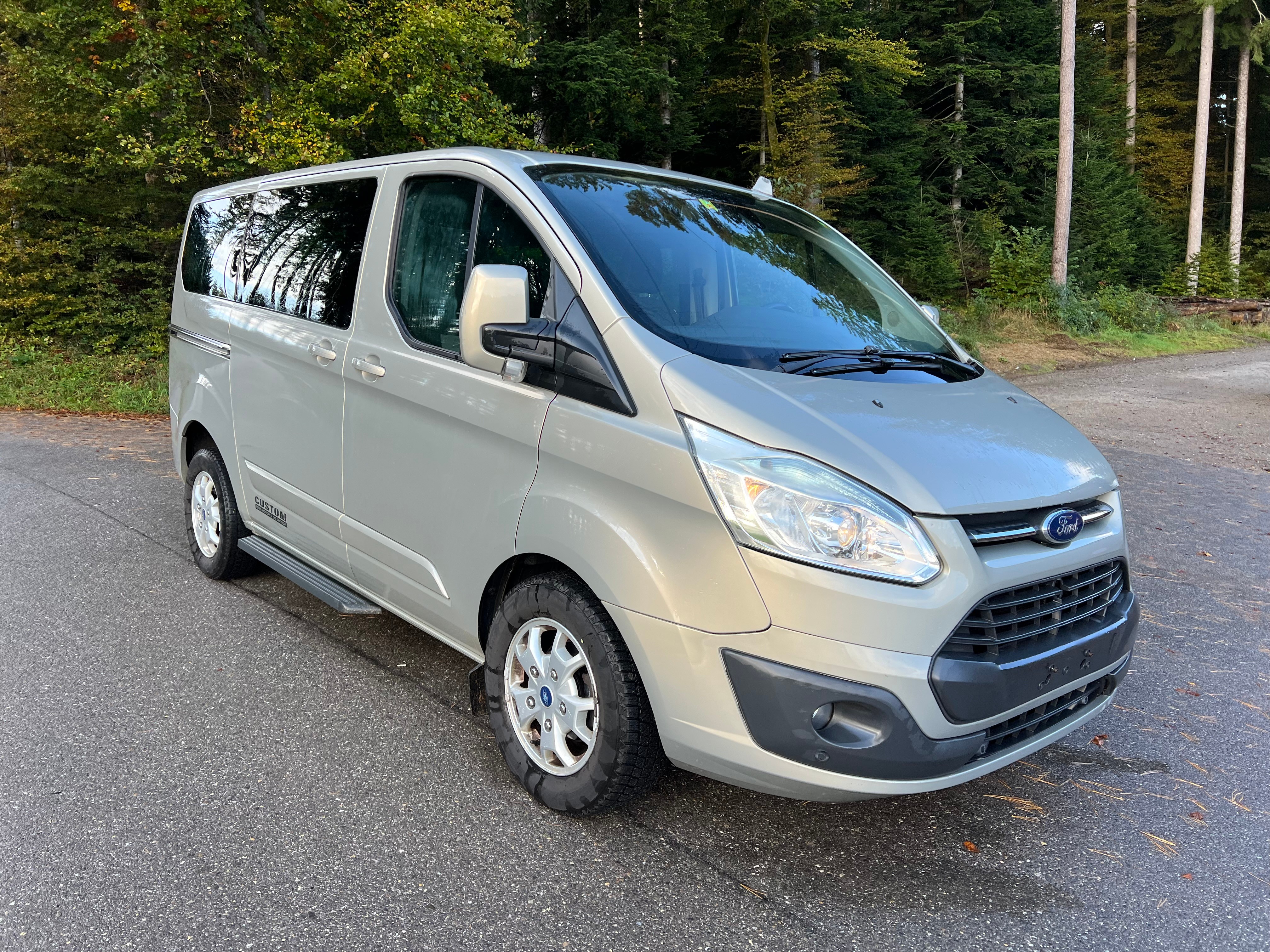 FORD Tourneo Custom 300 L1H1 Limited