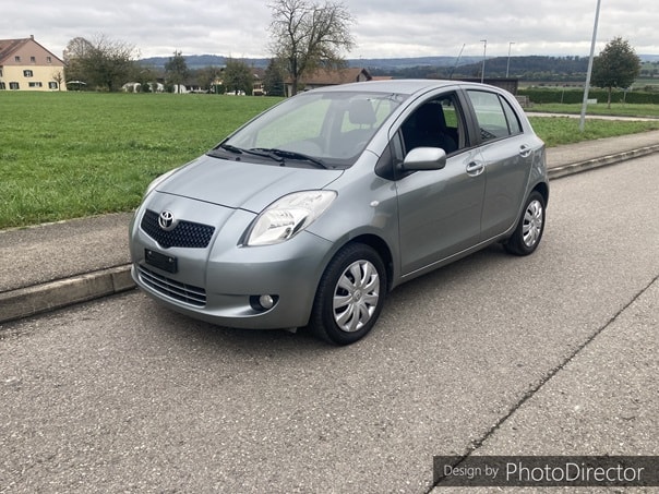 TOYOTA Yaris 1.3 Linea Sol