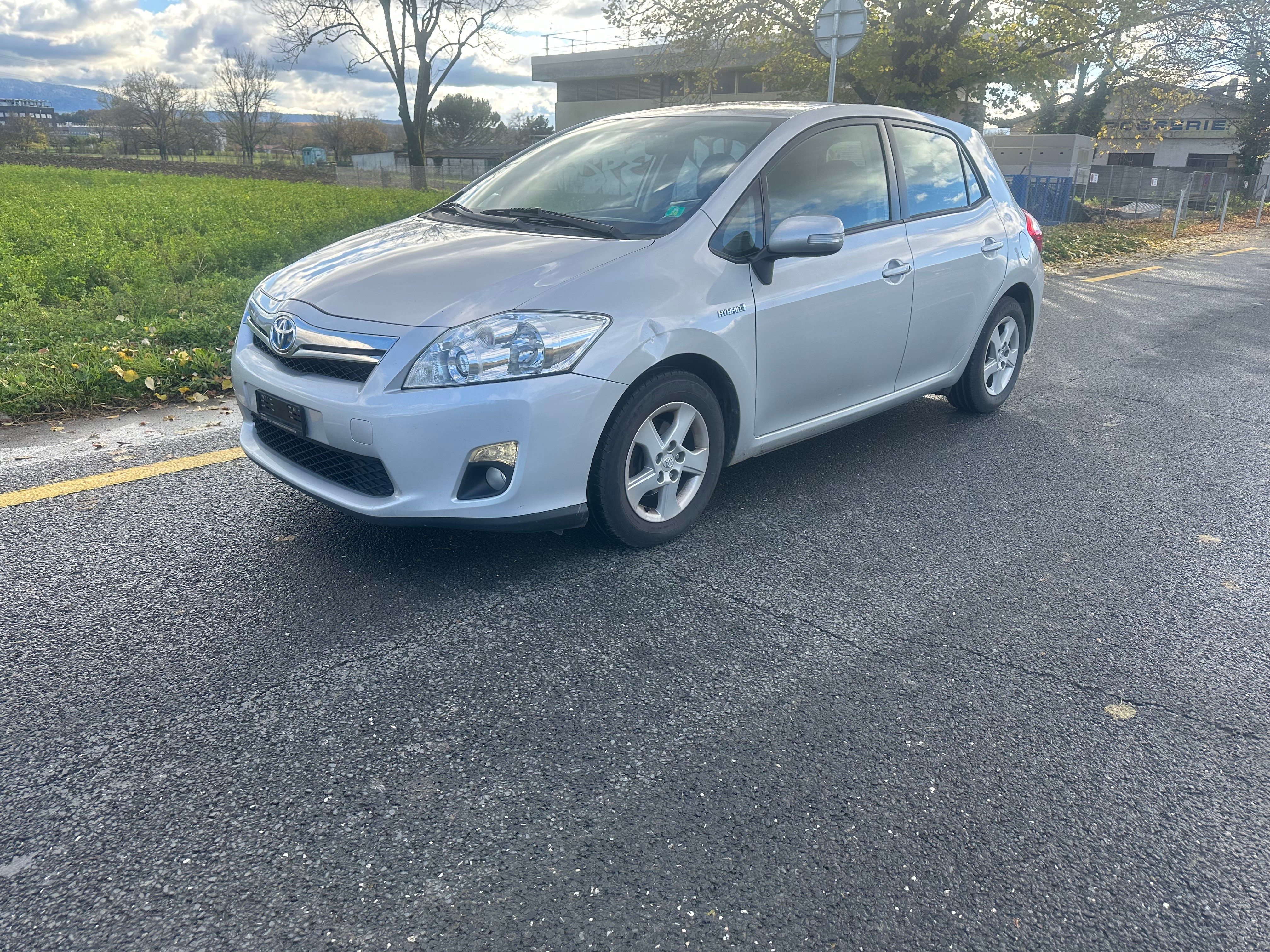 TOYOTA Auris 1.8 16V HSD Linea Luna