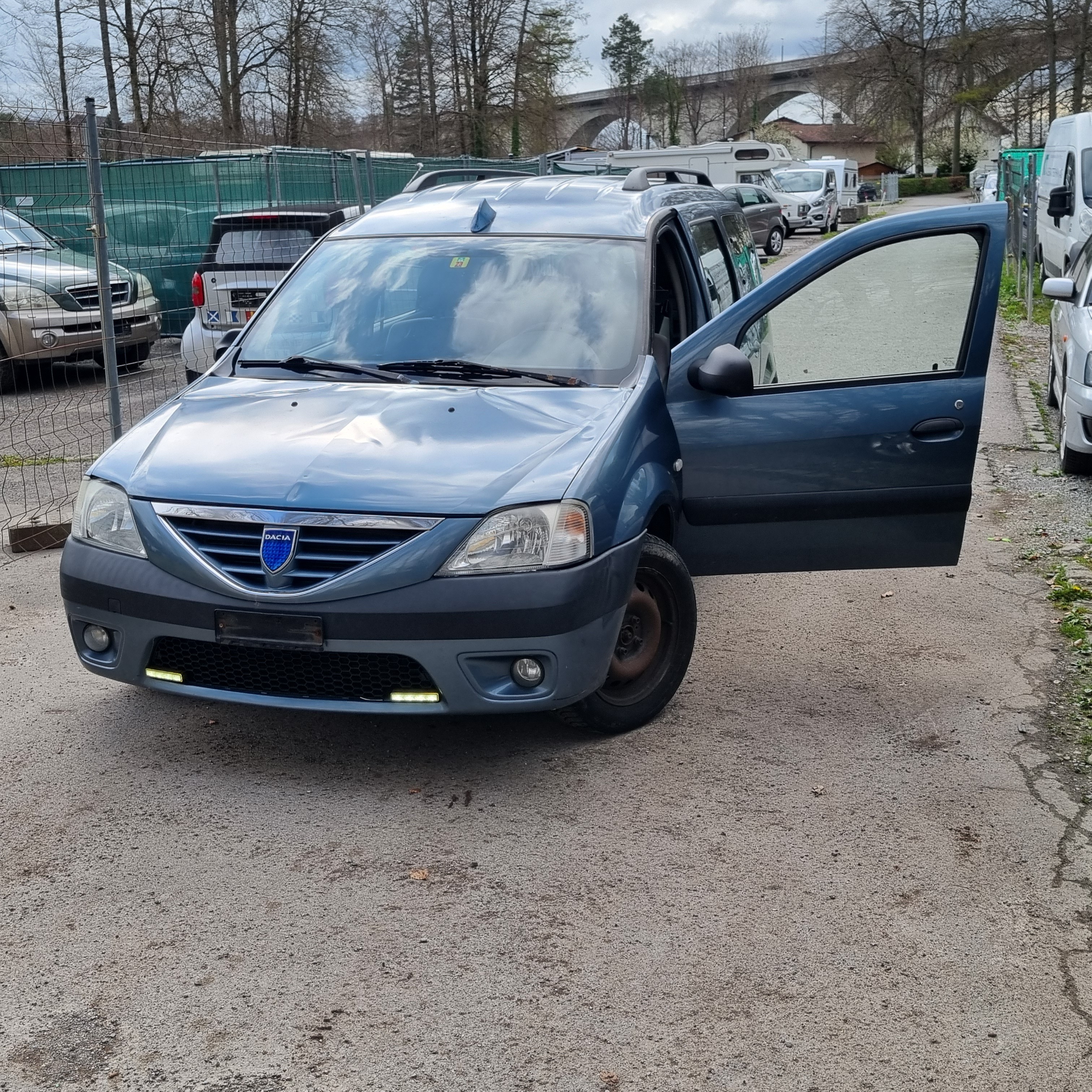 DACIA Logan 1.6 16V Lauréate