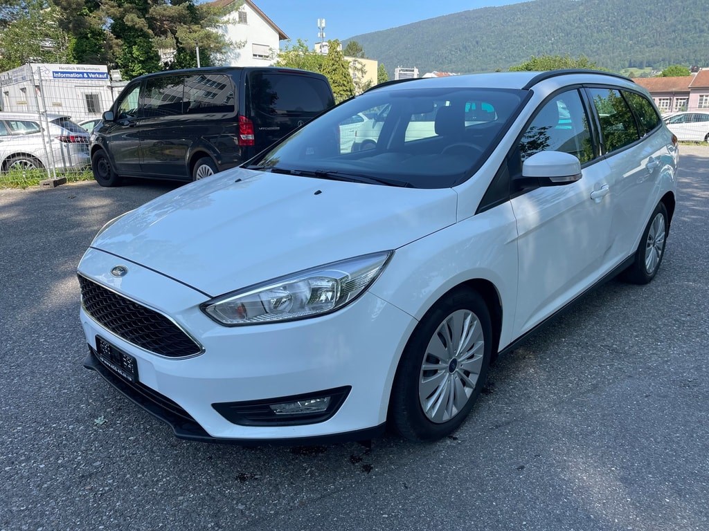 FORD Focus 1.5 TDCi Business PowerShift ** Gr. Navi ** Klimaanlage ** PDC ** Tempomat