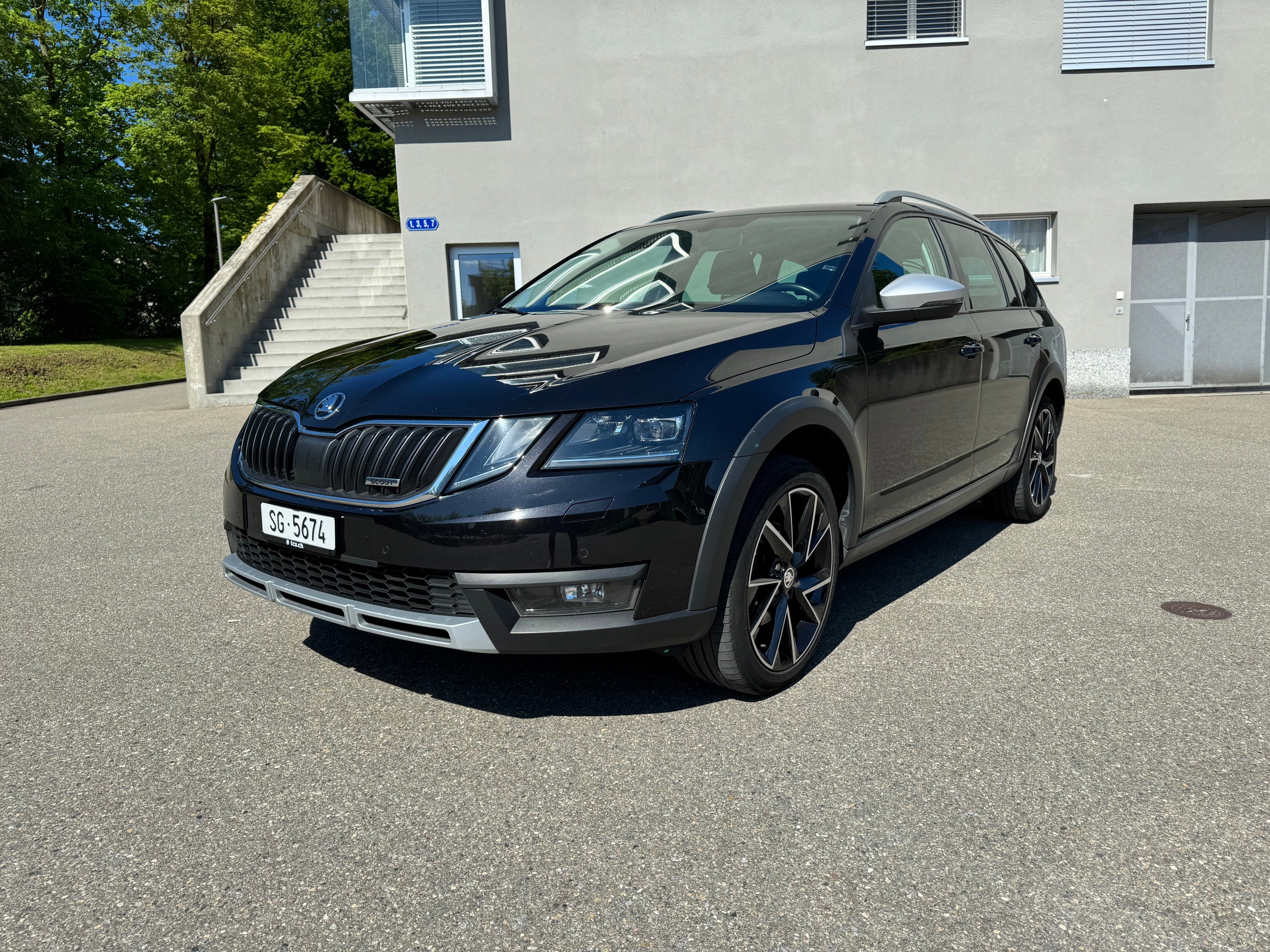 SKODA Octavia Combi 2.0 TDI Scout 4x4 DSG