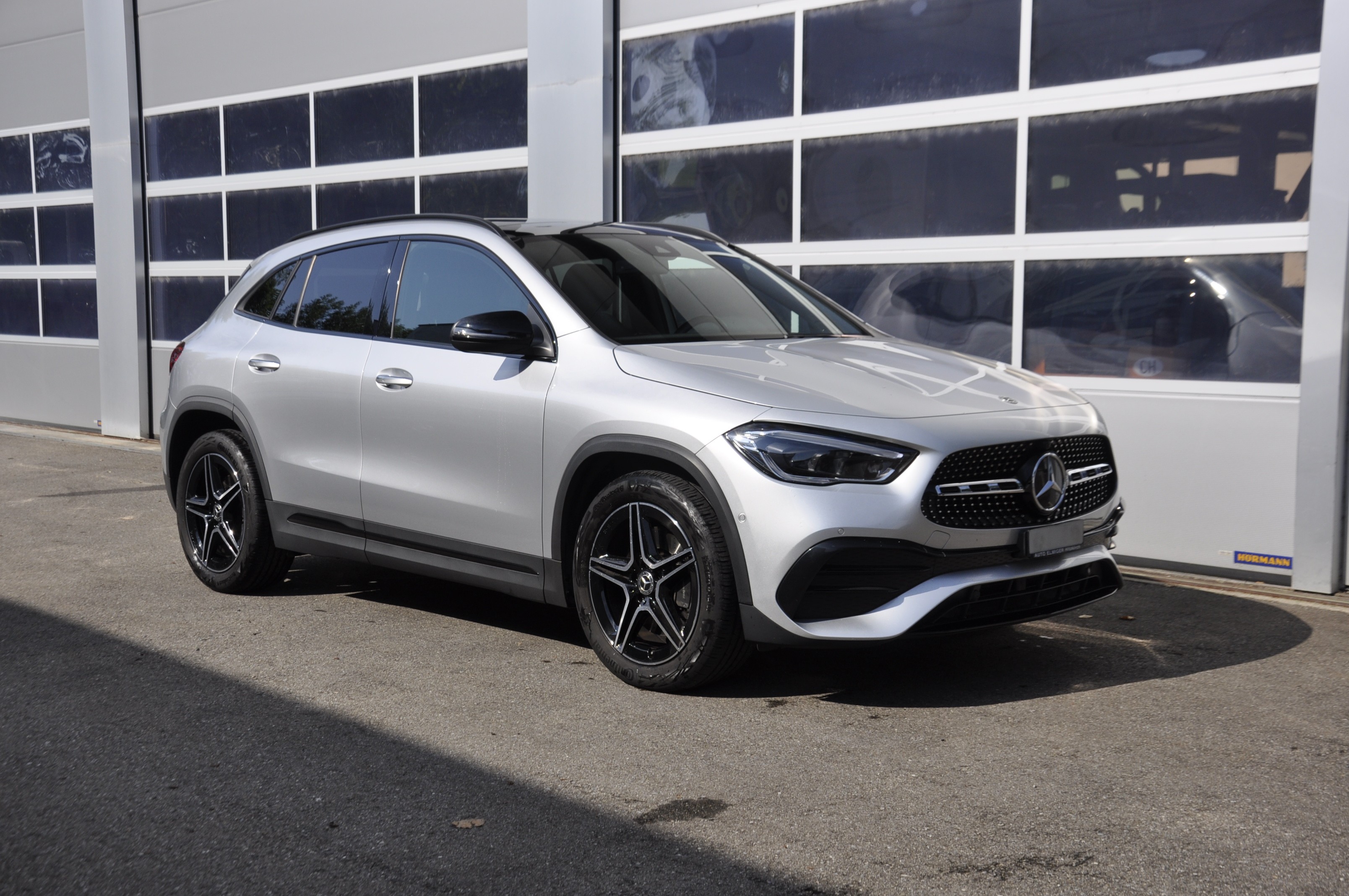 MERCEDES-BENZ GLA 250 4Matic AMG Line 8G-DCT