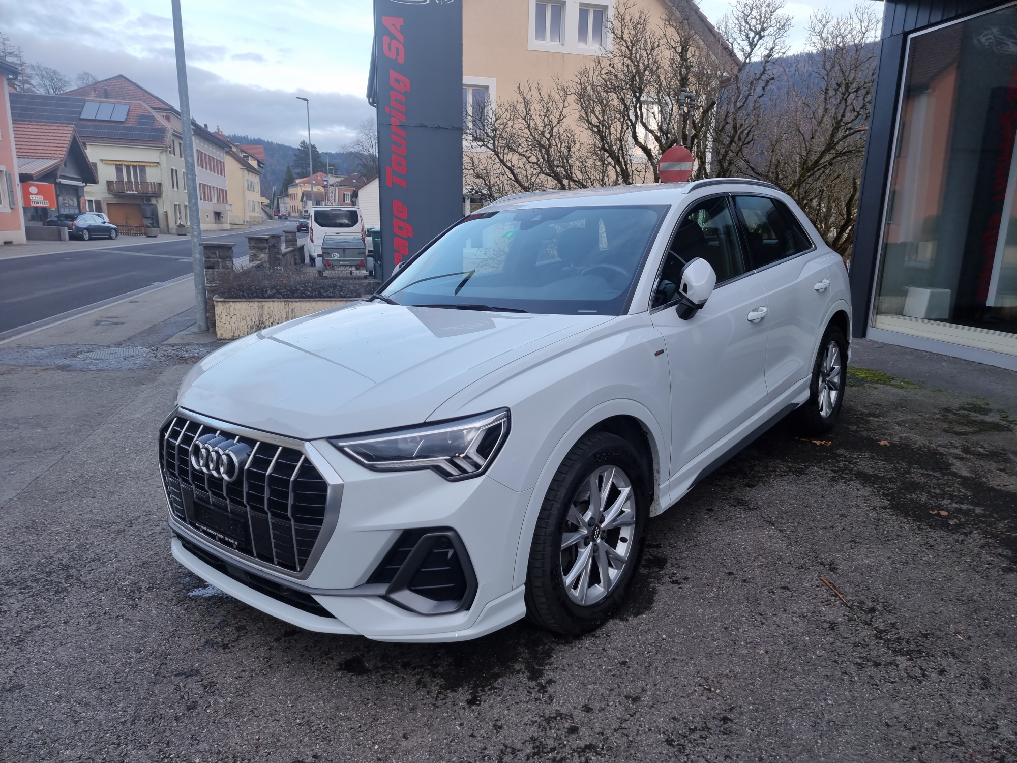 AUDI Q3 40 TFSI S line quattro S-tronic