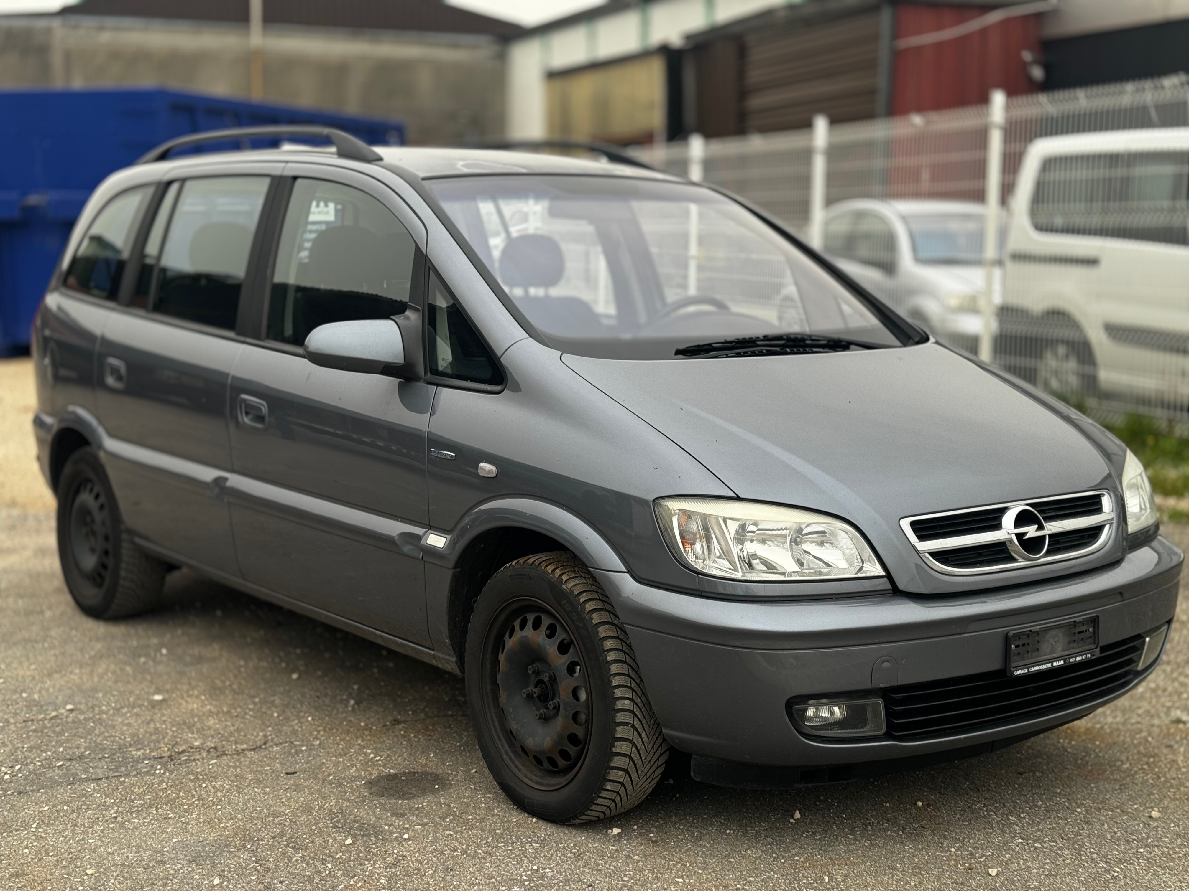 OPEL Zafira 2.2i 16V Elegance