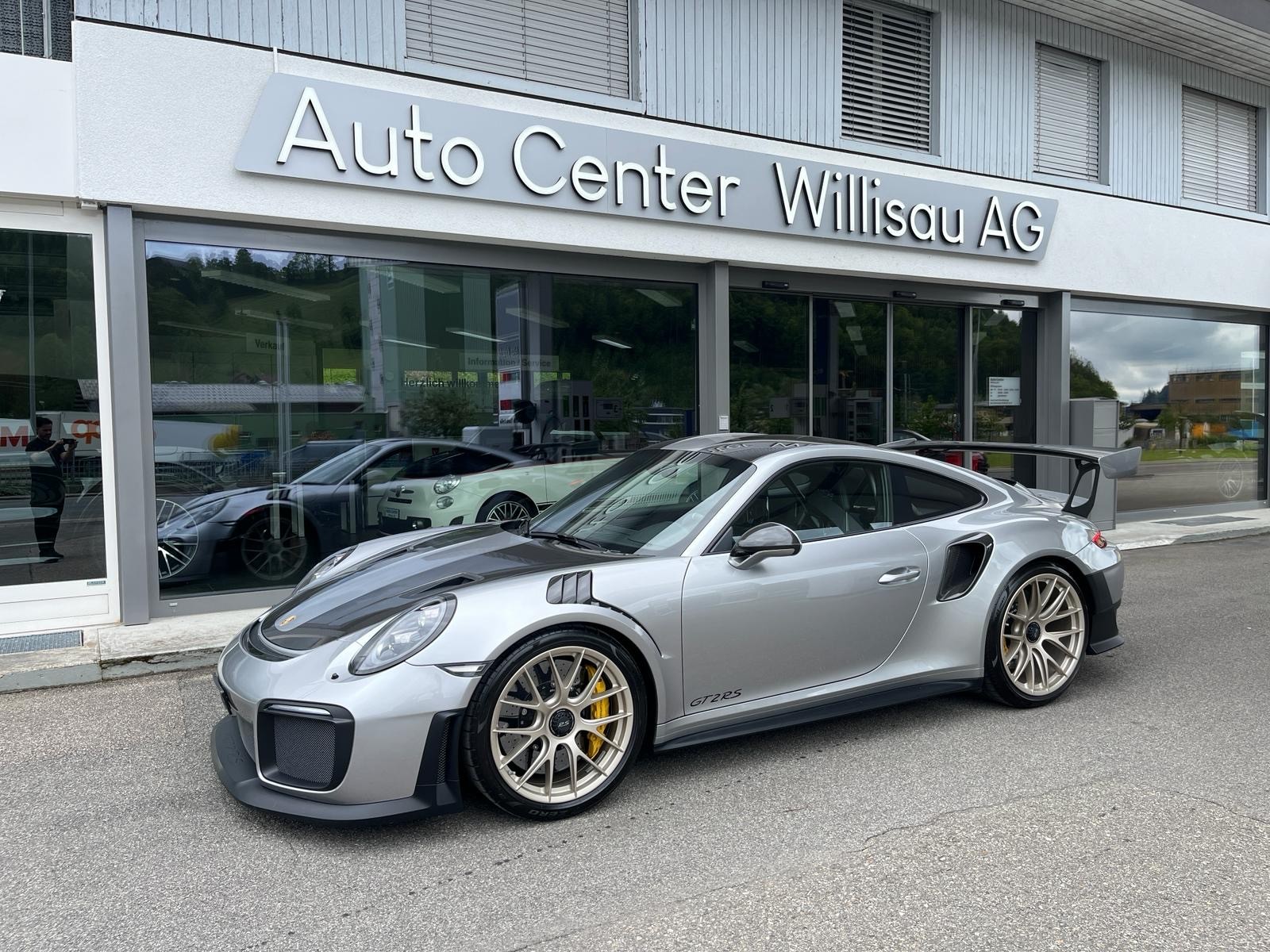 PORSCHE 911 GT2 RS PDK Weissach