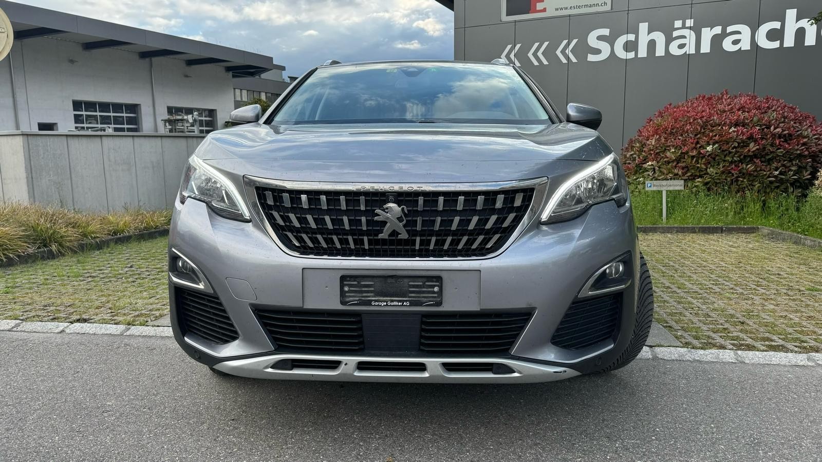 PEUGEOT 5008 1.2 Pure Tech Allure EAT8