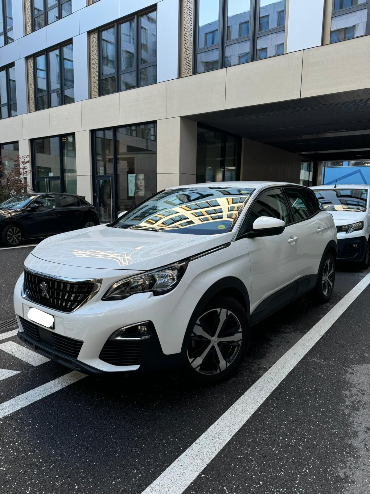 PEUGEOT 3008 1.5 BlueHDi Business Line EAT