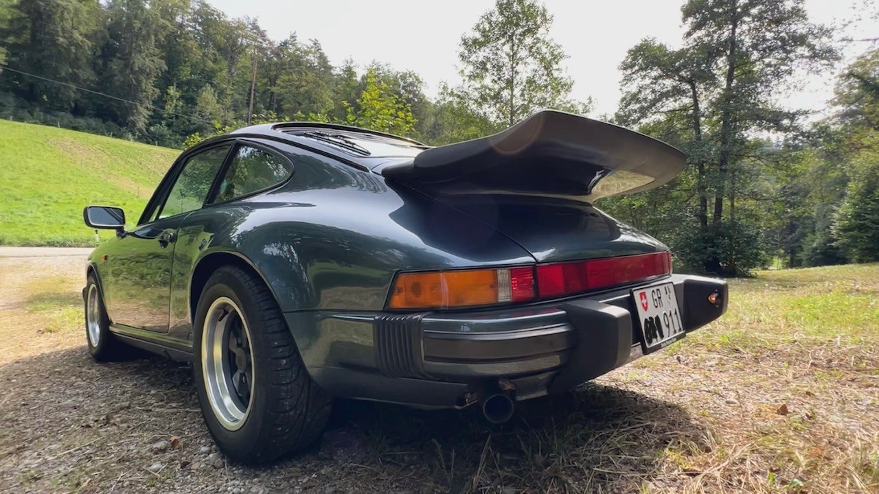 PORSCHE 911 Carrera 3.2