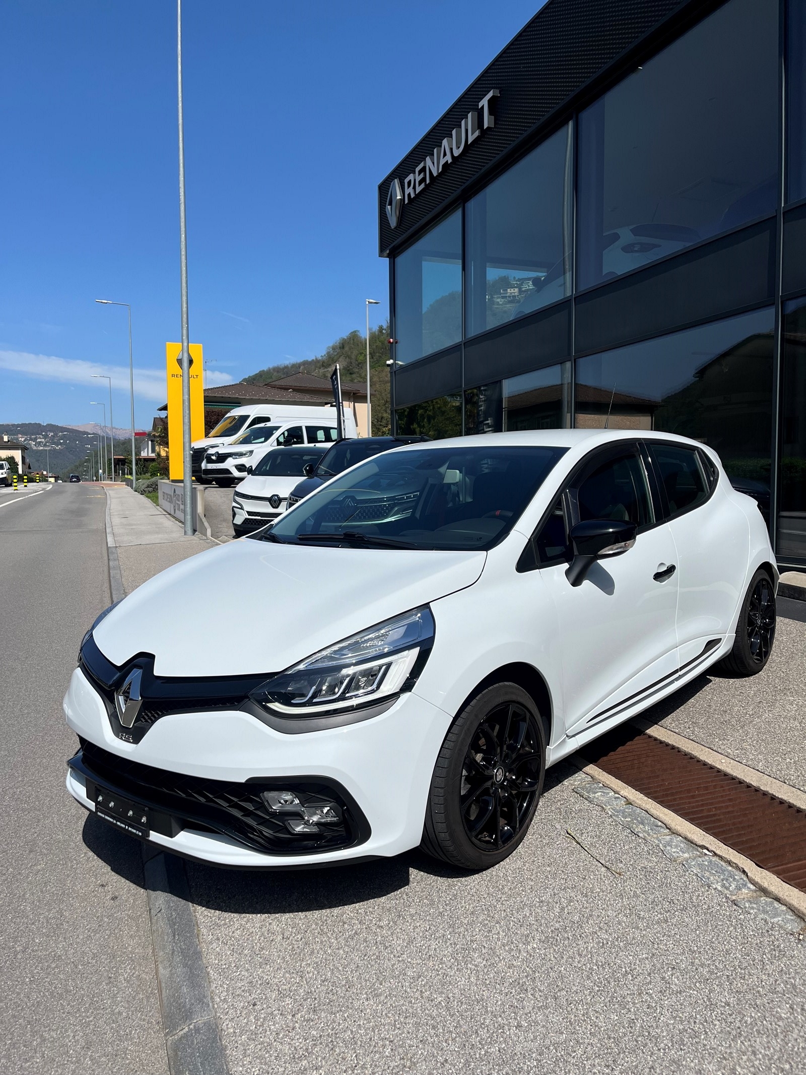 RENAULT Clio 1.6 T RS 200 EDC