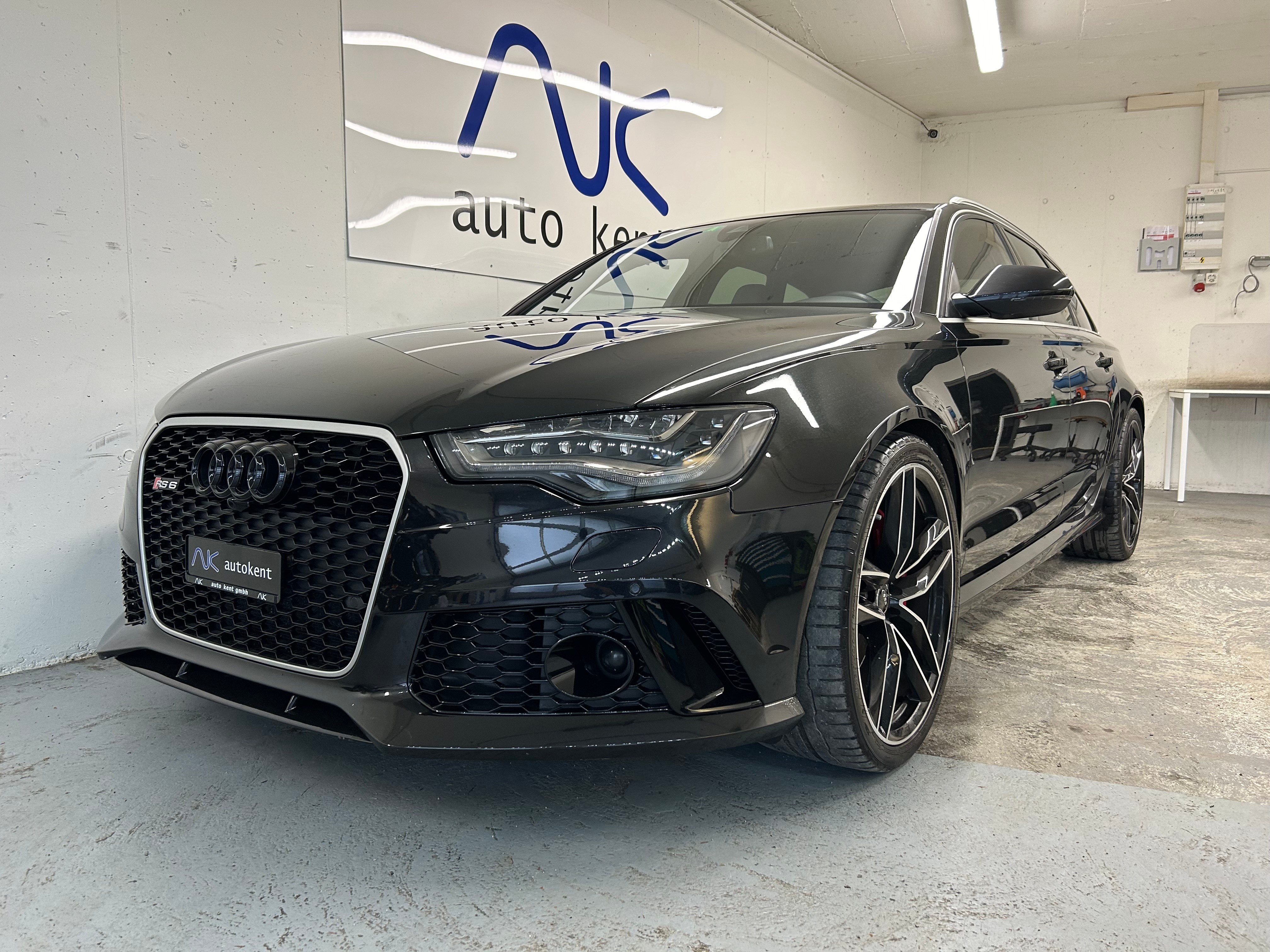 AUDI RS6 Avant 4.0 TFSI V8 quattro Tiptronic