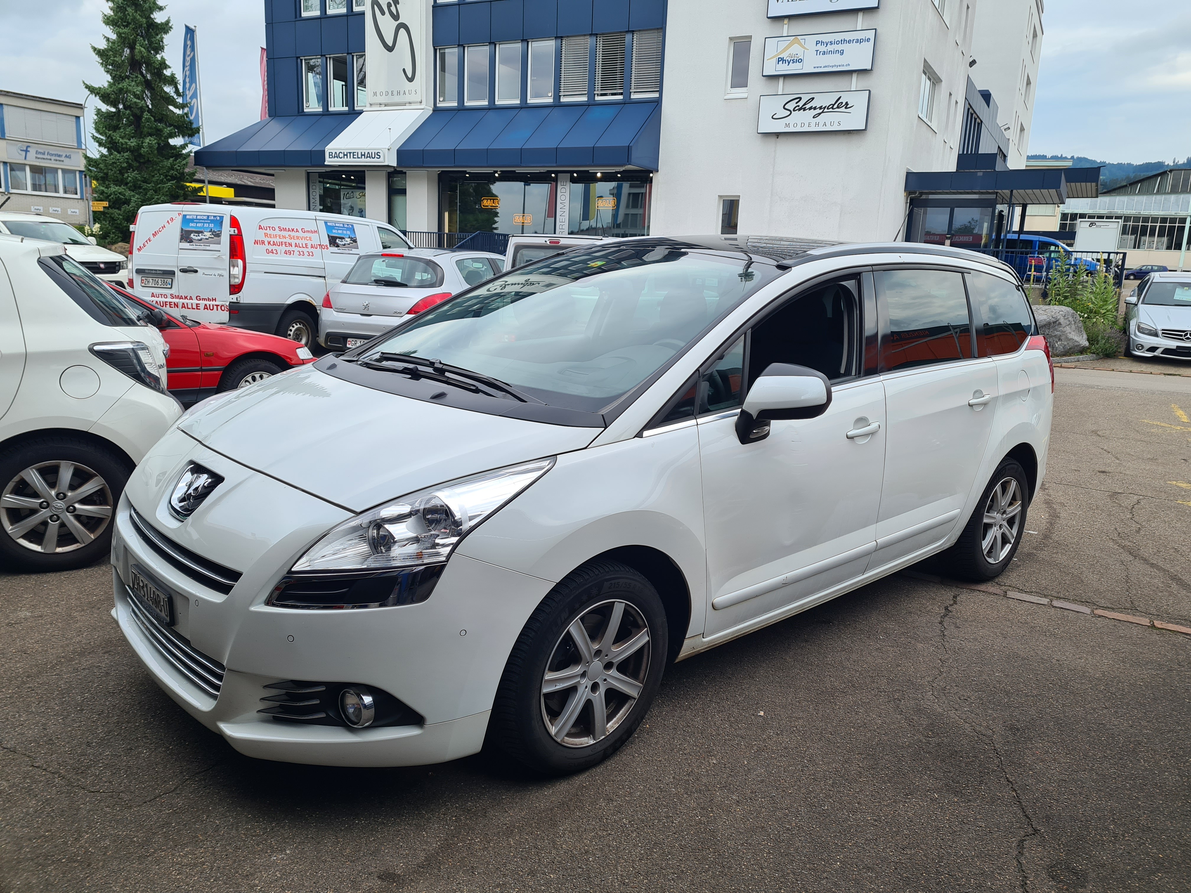 PEUGEOT 5008 1.6 16V T Sport Pack Automatic