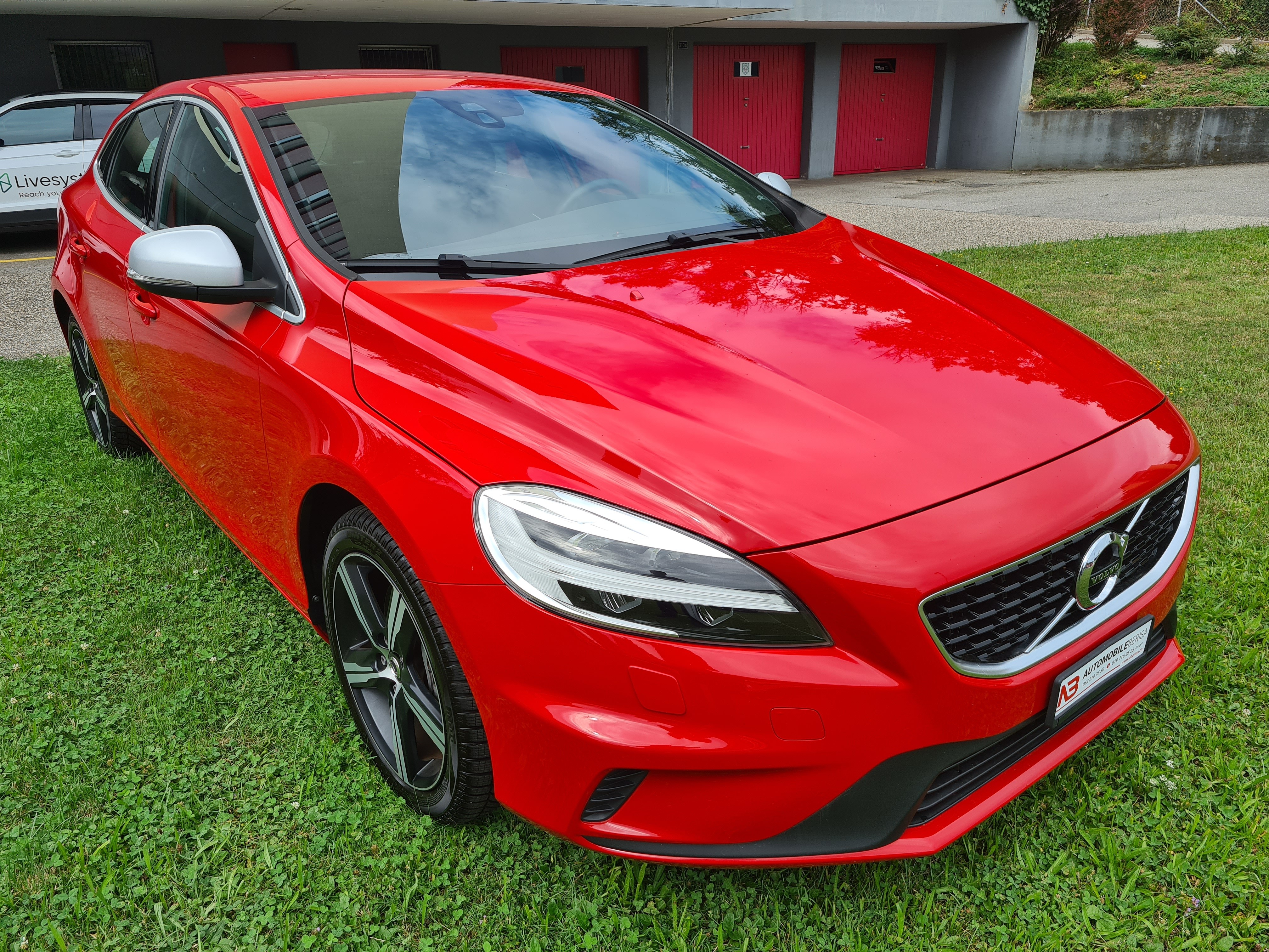 VOLVO V40 D2 Momentum R-Design Geartronic Automat 16 500 KM