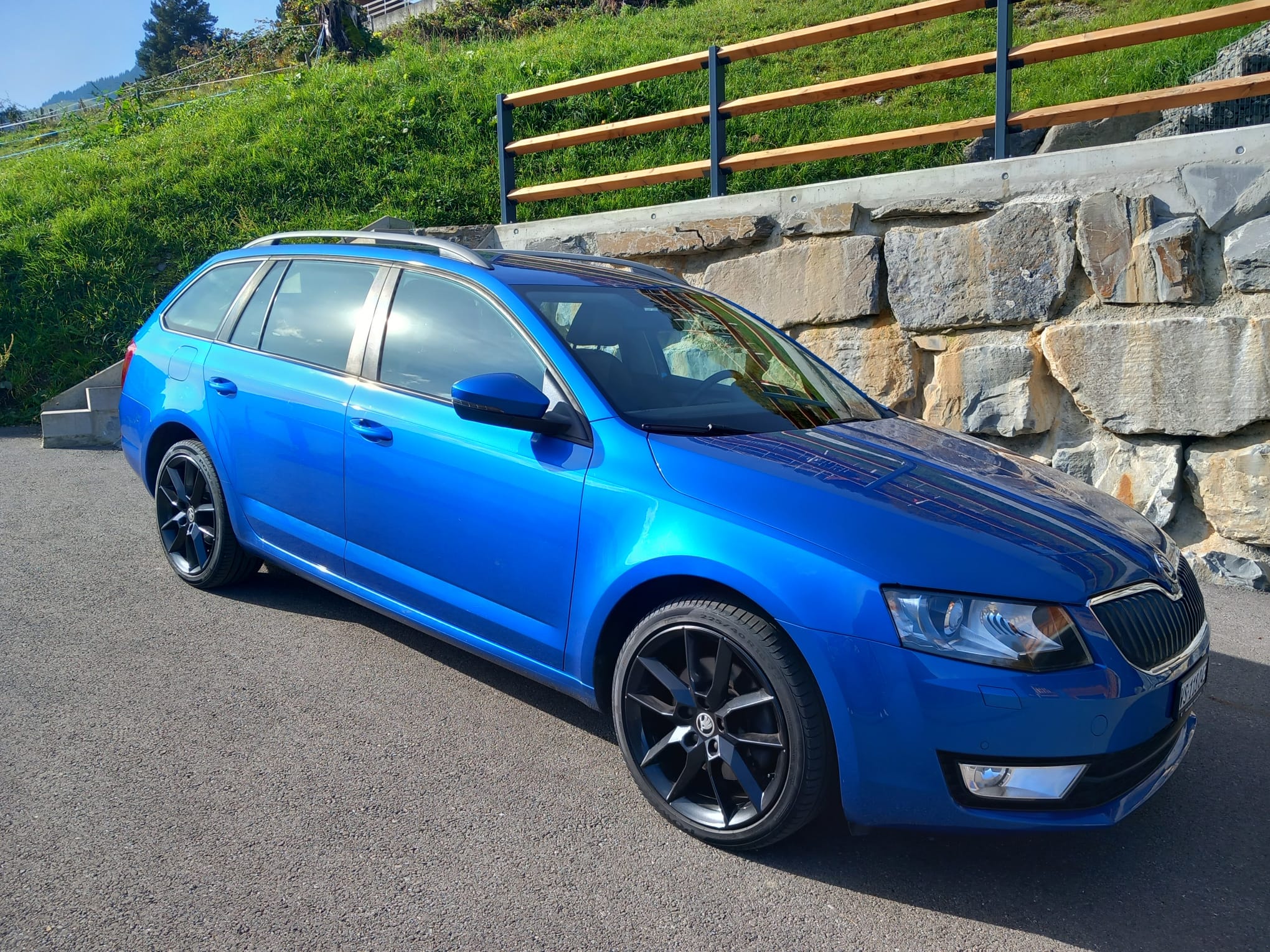 SKODA Octavia Combi 2.0 TDI Elegance 4x4 DSG