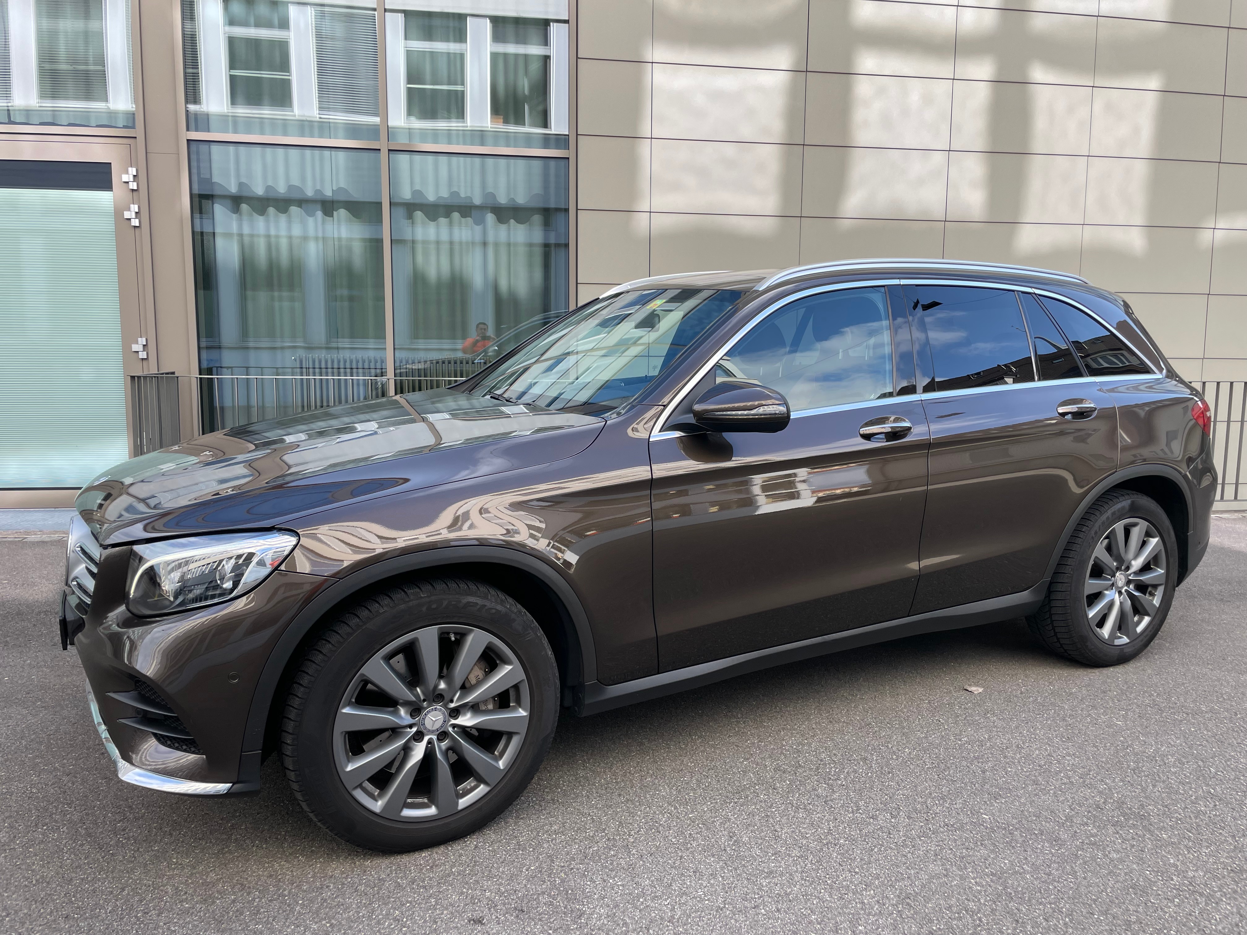 MERCEDES-BENZ GLC 250 AMG Line 4Matic 9G-Tronic