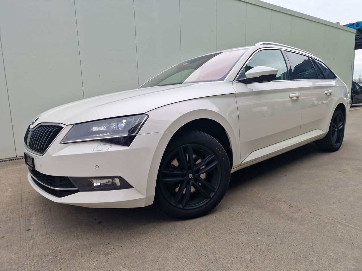 SKODA Superb Combi 2.0 TDi Style DSG