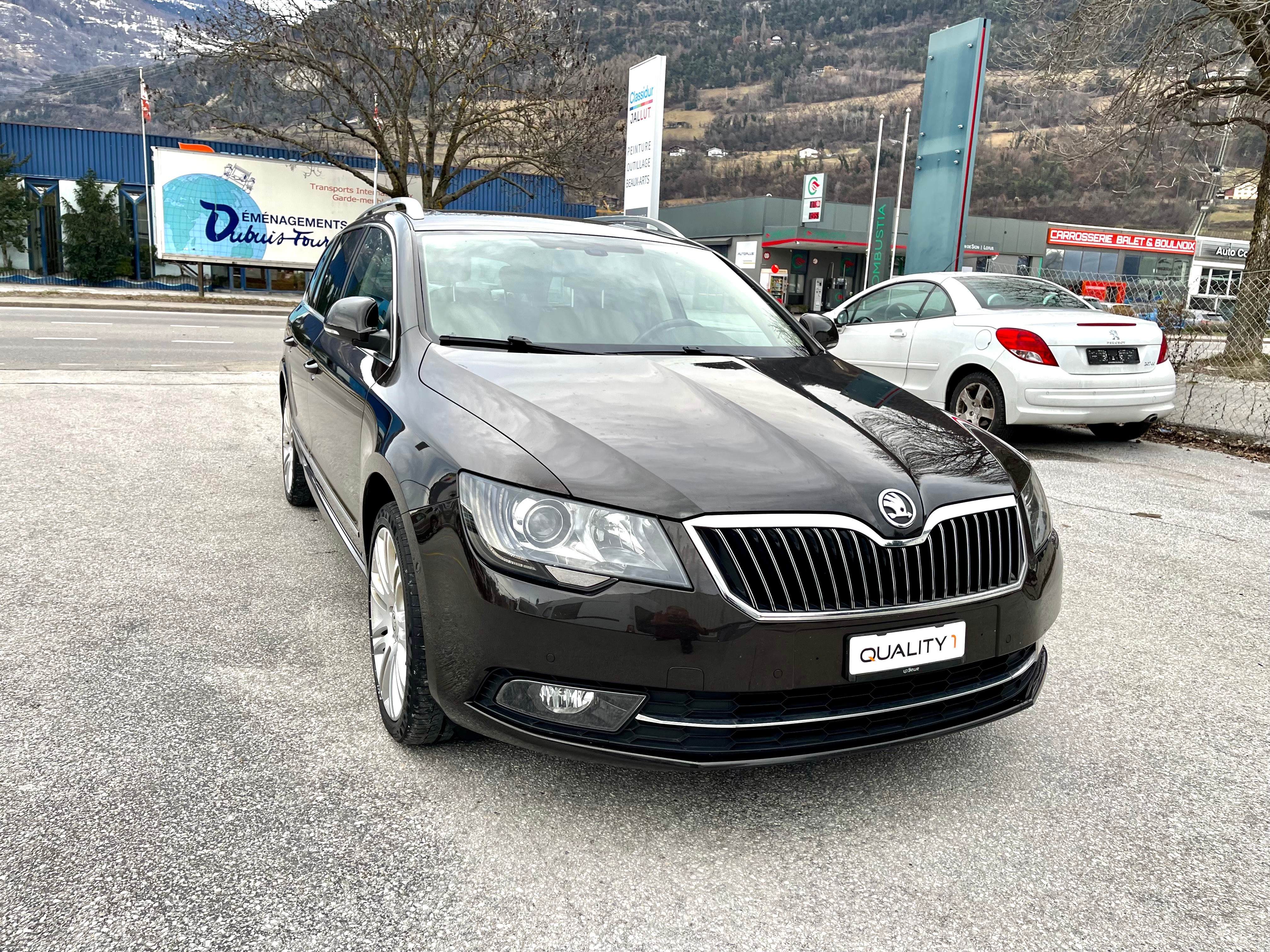 SKODA Superb Combi 2.0 TDi Laurin & Klement 4x4 DSG