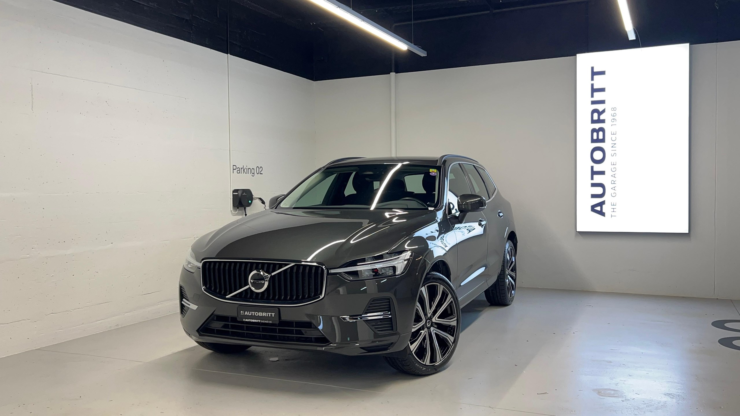 VOLVO XC60 2.0 B5 MH Momentum AWD