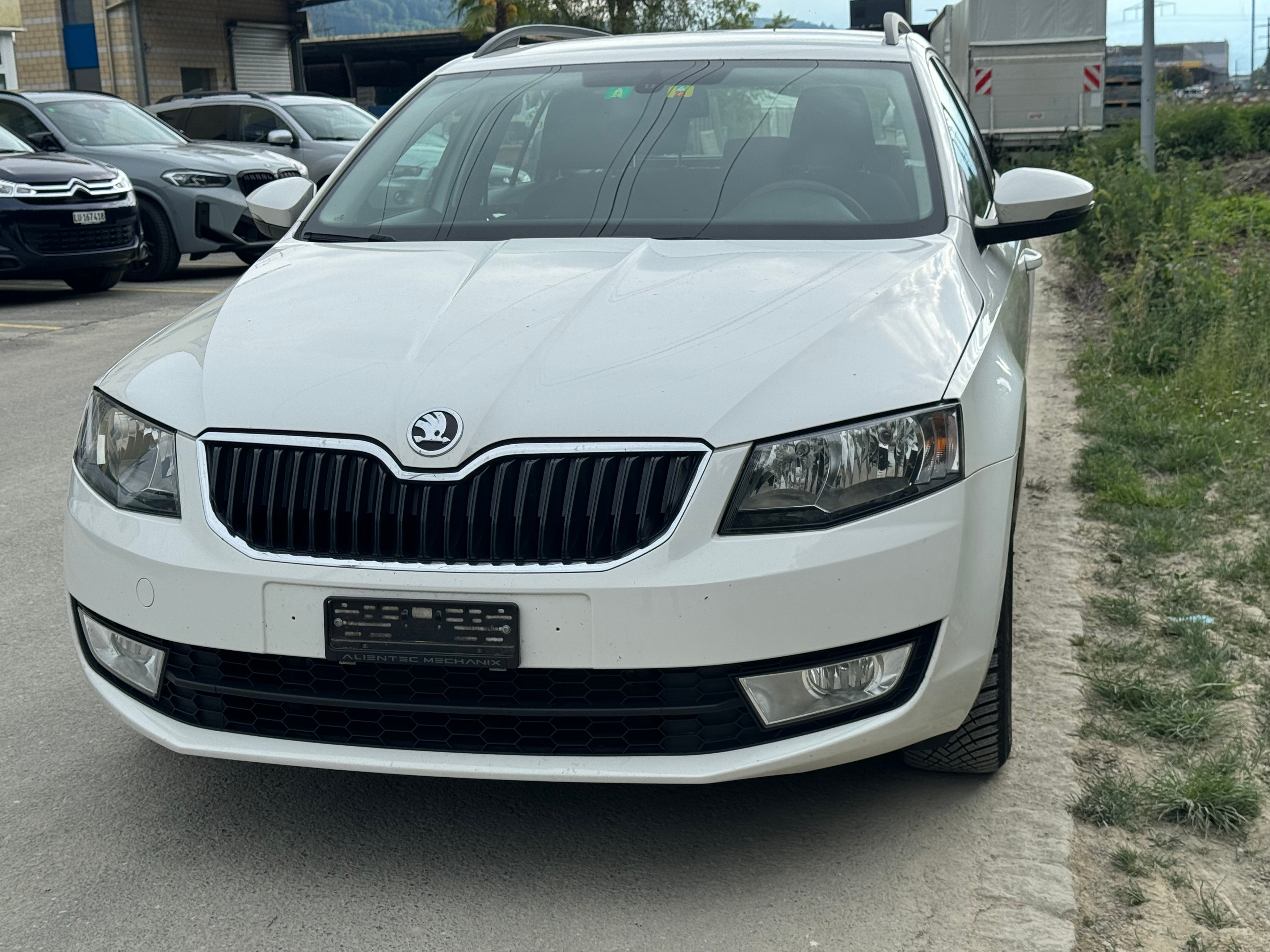 SKODA Octavia Combi 1.6 TDI Elegance 4x4