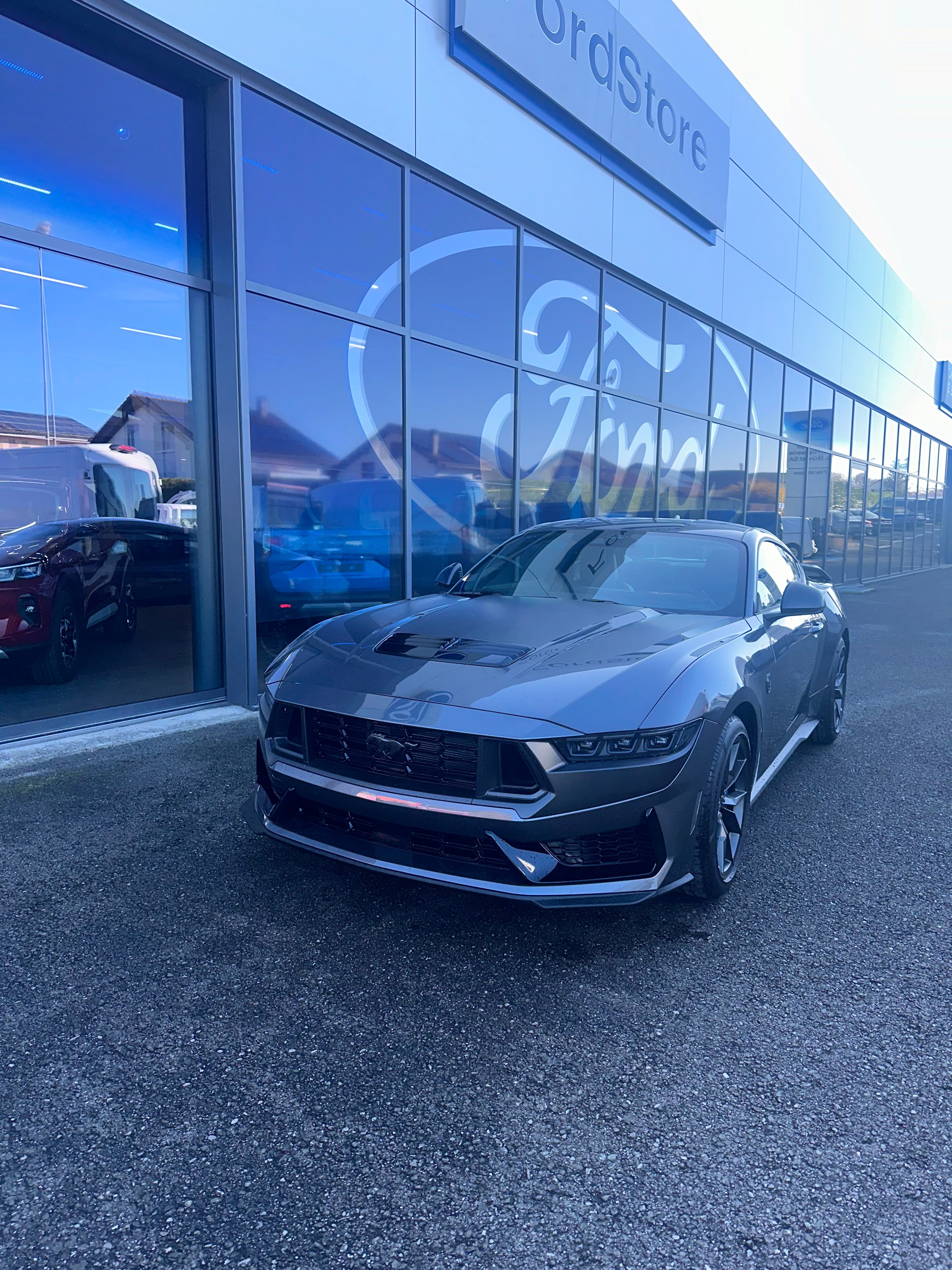 FORD Mustang Coupé 5.0 V8 Dark Hors Aut.