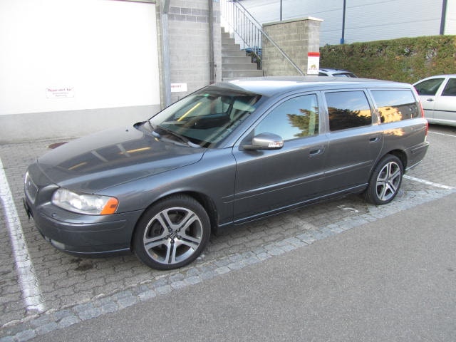 VOLVO V70 2.4 Bi-Fuel Momentum