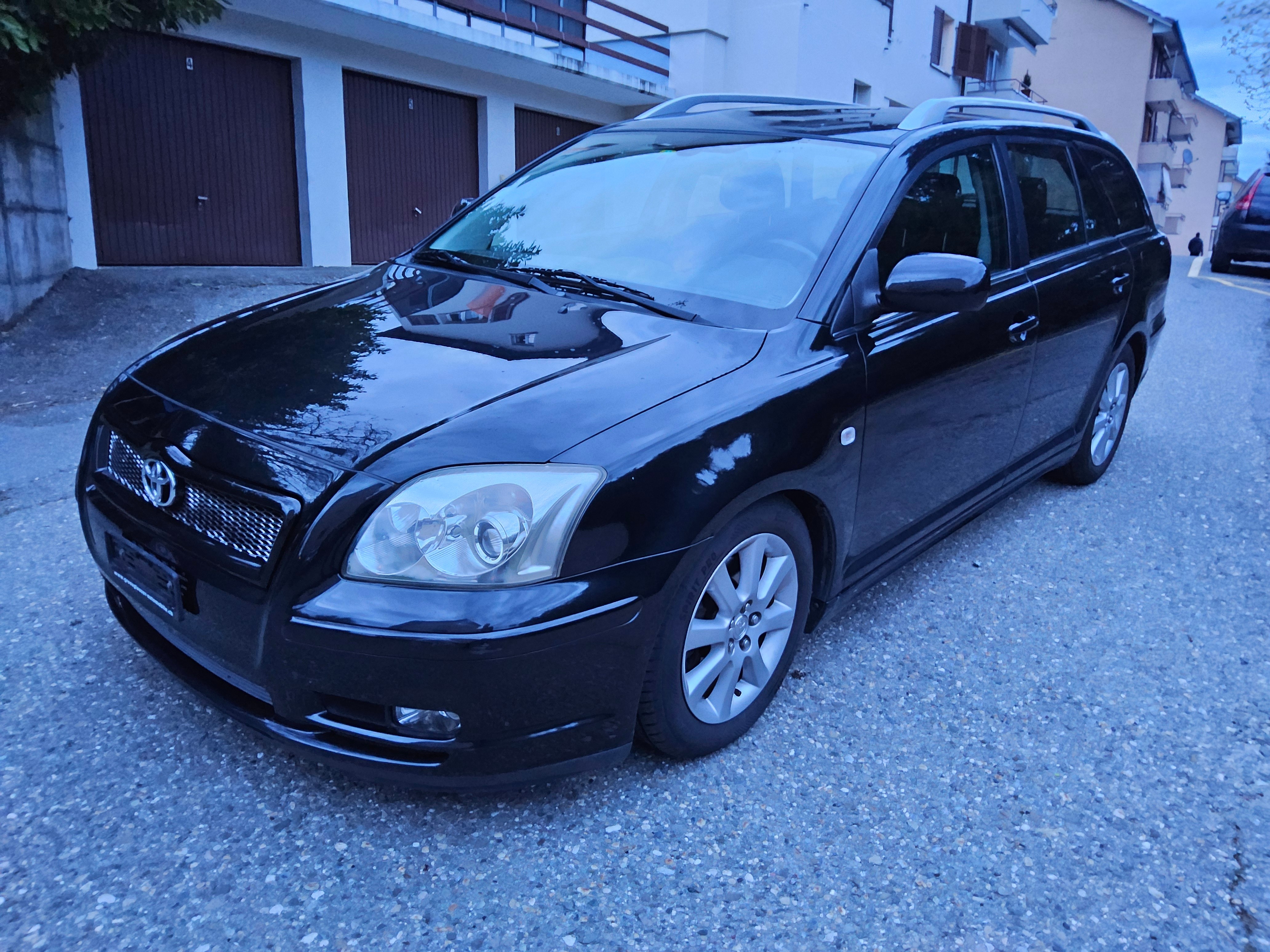 TOYOTA Avensis 2.0 D4 VVT-i Linea Sol Sportswagon