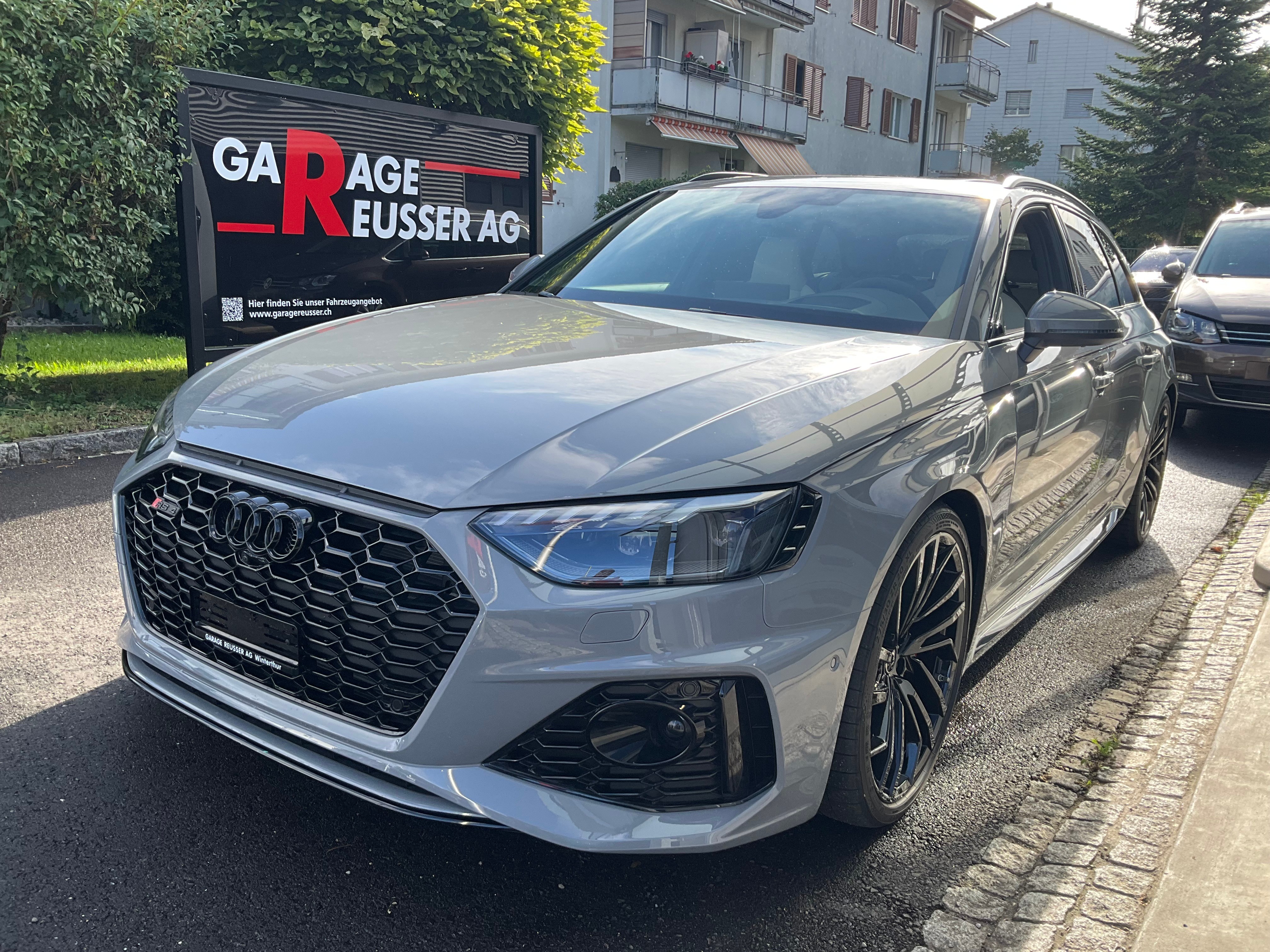 AUDI RS4 Avant quattro tiptronic