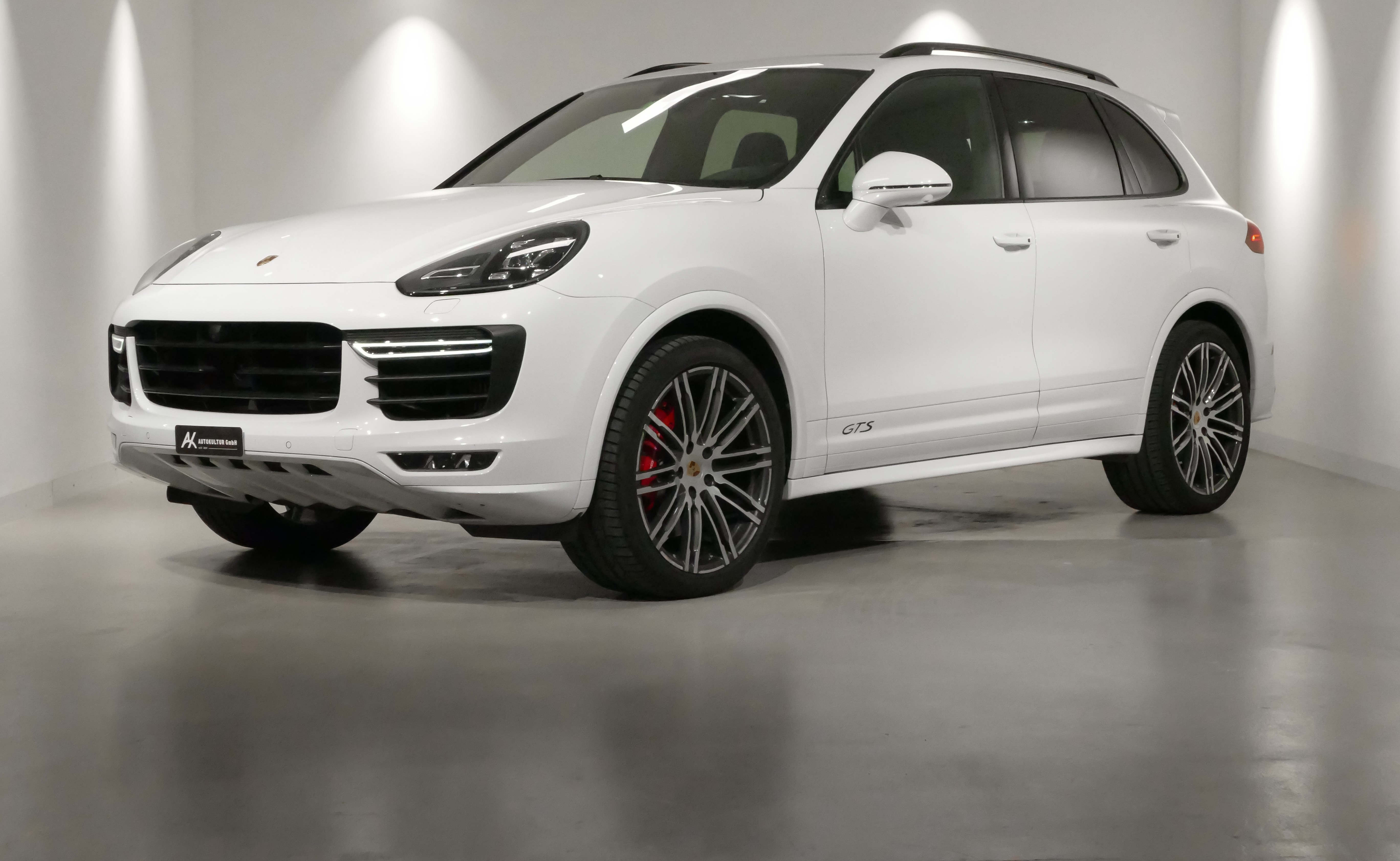 PORSCHE Cayenne GTS