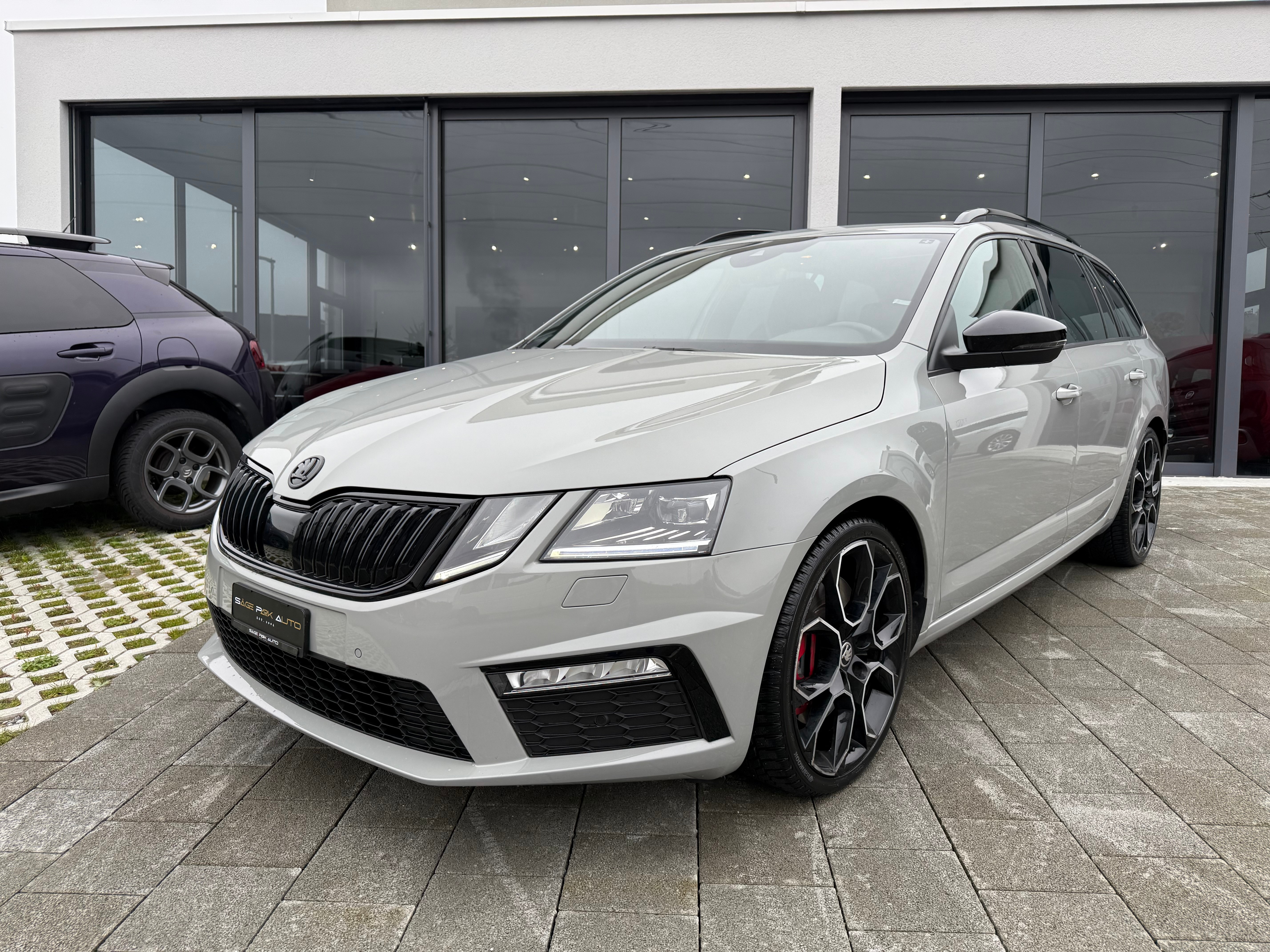 SKODA Octavia Combi 2.0 TSI RS 245 DSG *Nardo Grau*