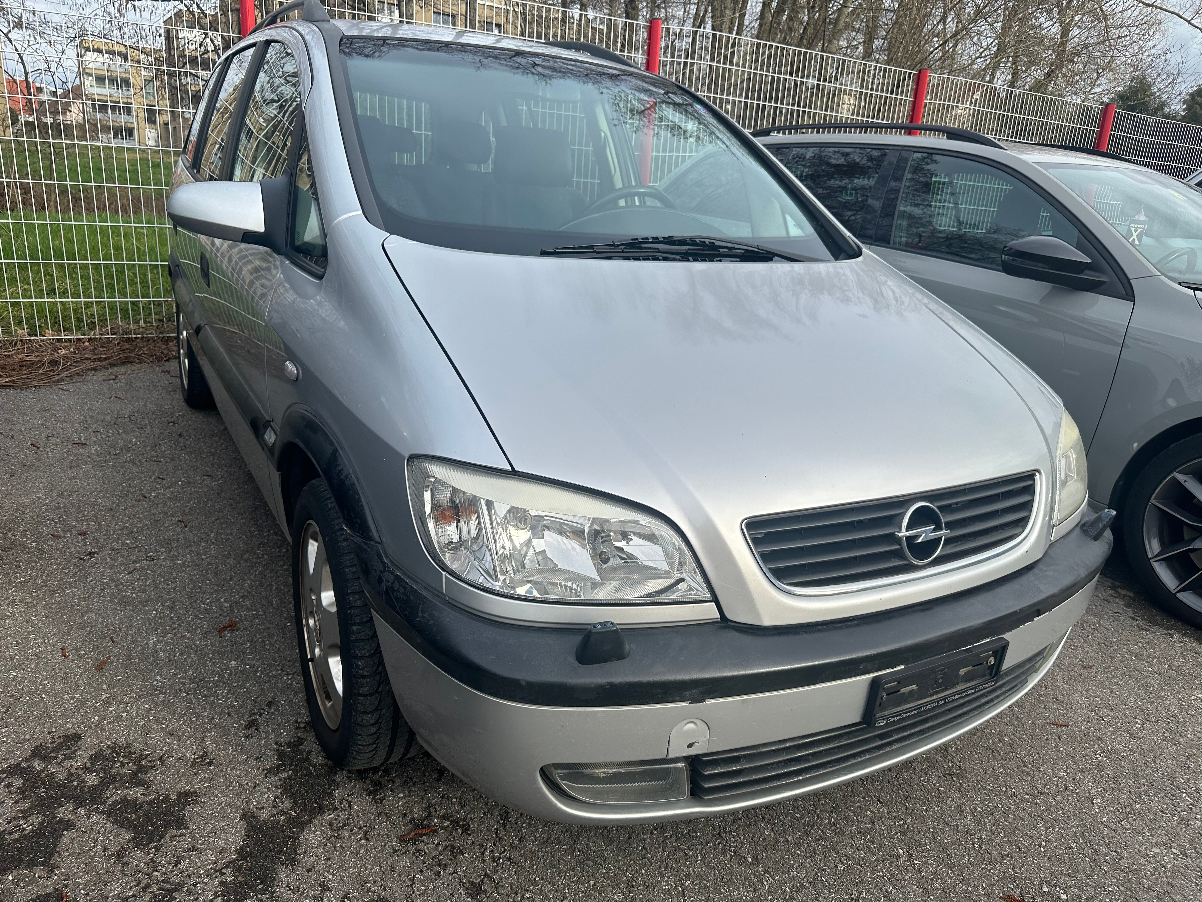 OPEL Zafira 1.8i 16V Club