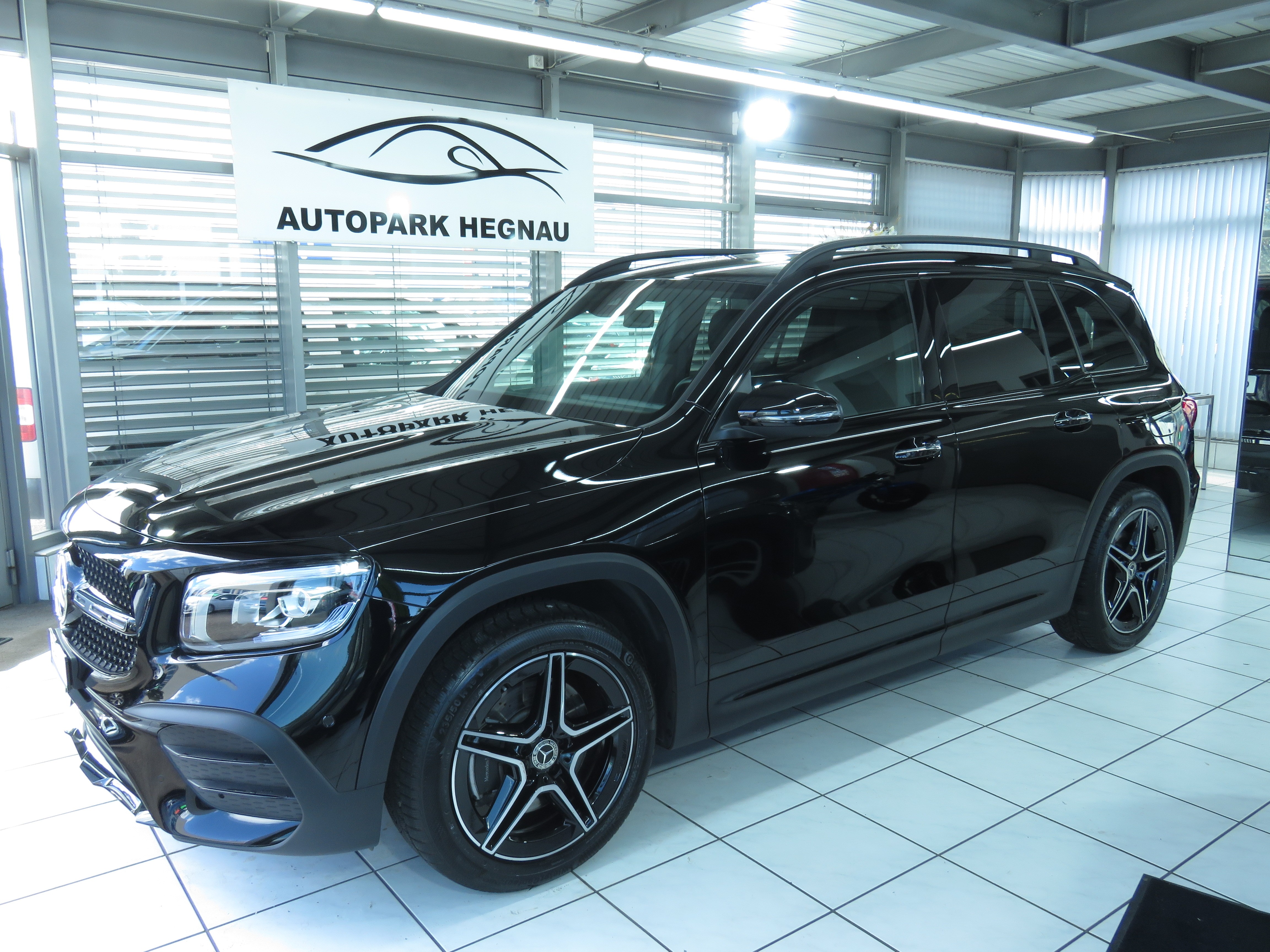 MERCEDES-BENZ GLB 220 d 4-Matic AMG Line 8G-Tronic (AHK 2.0 t)