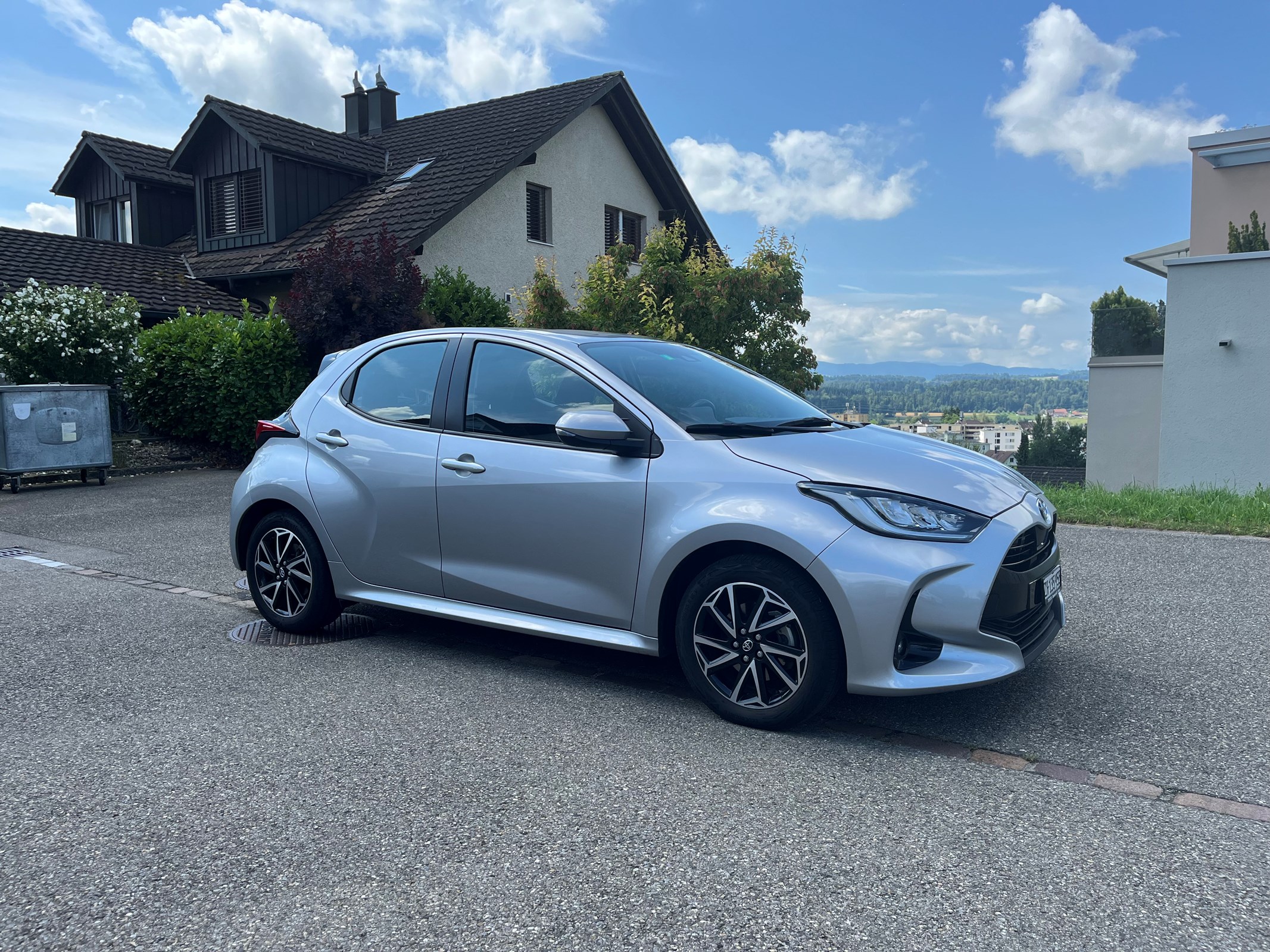 TOYOTA Yaris 1.5 Comfort e-CVT