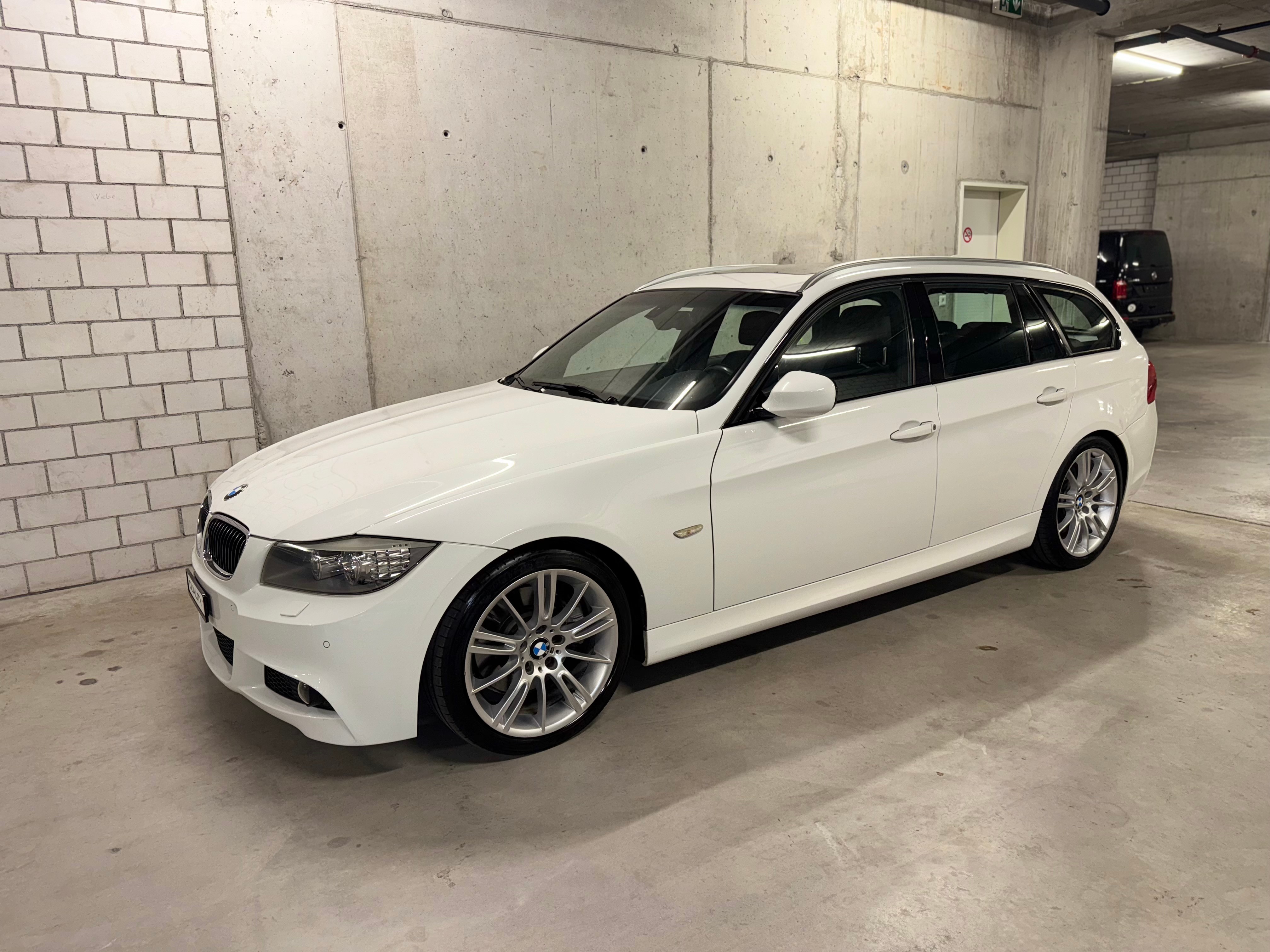 BMW 330i Touring Steptronic