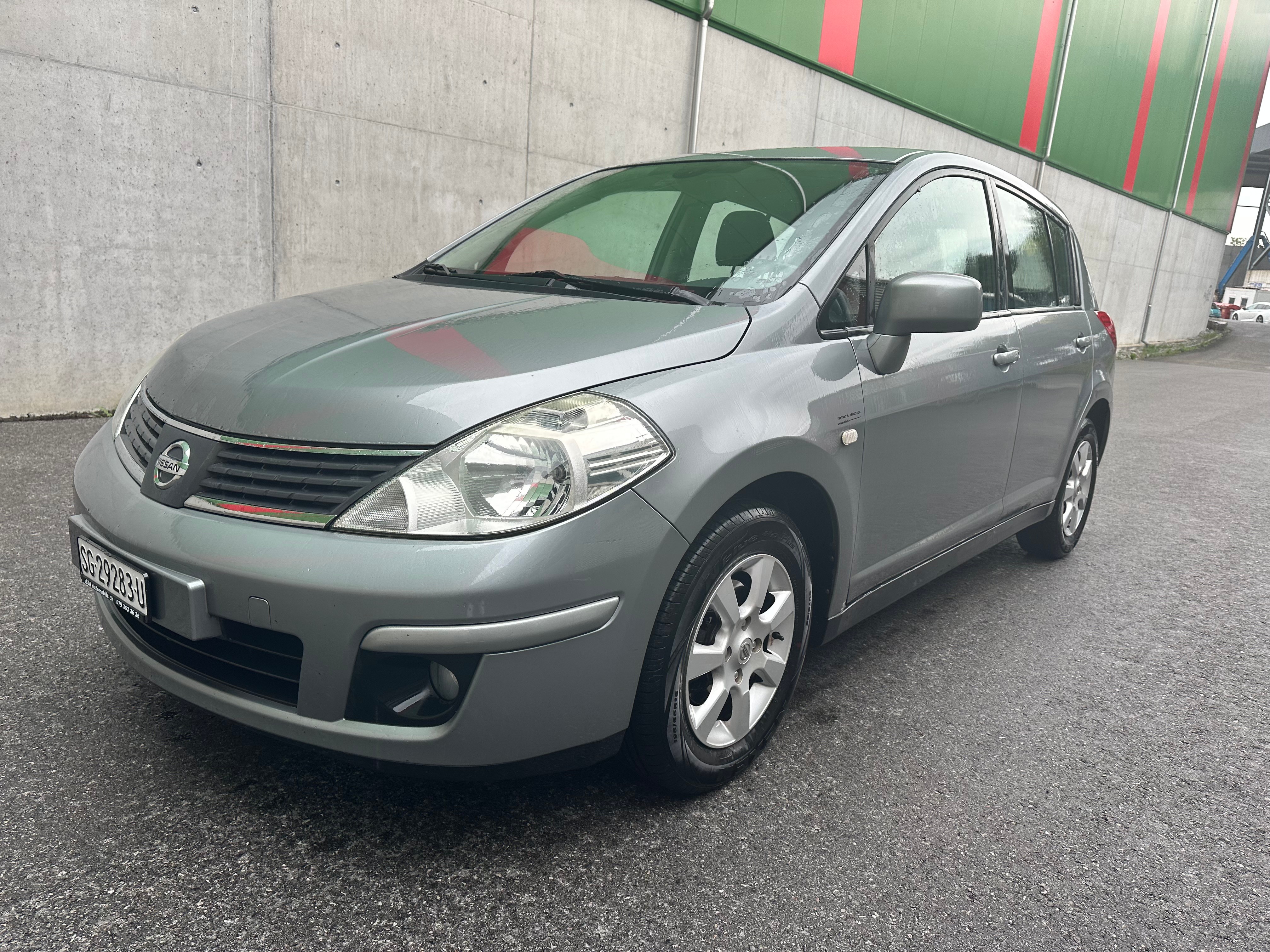 NISSAN Tiida 1.8 acenta