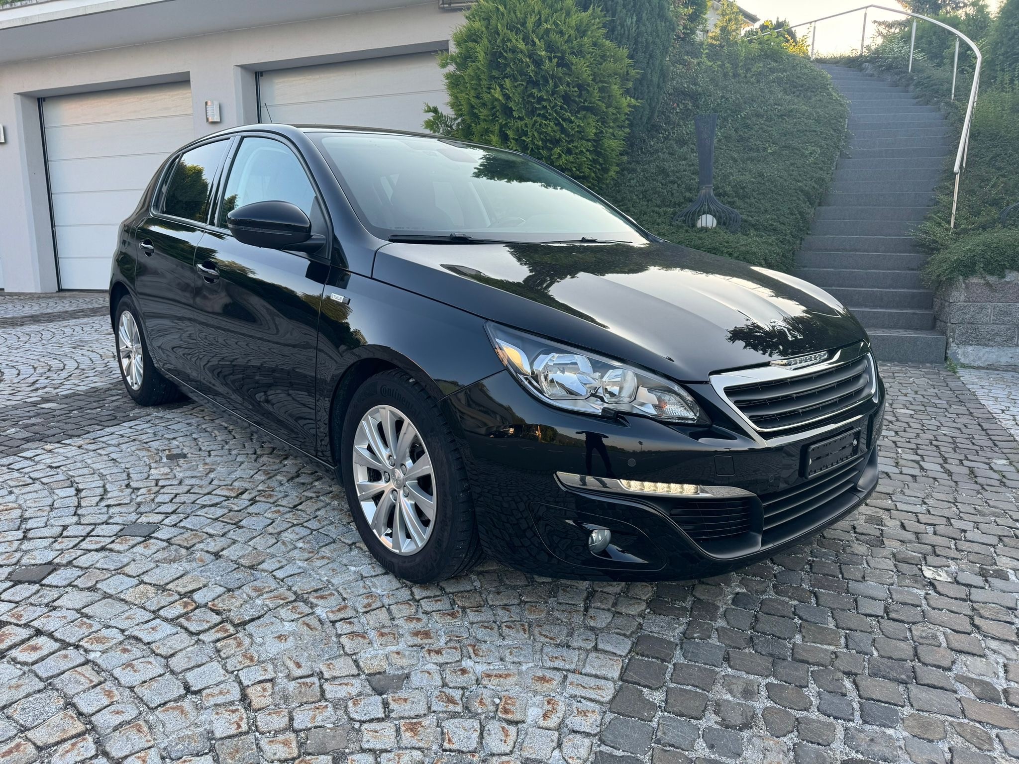 PEUGEOT 308 1.2 THP Style Automatic