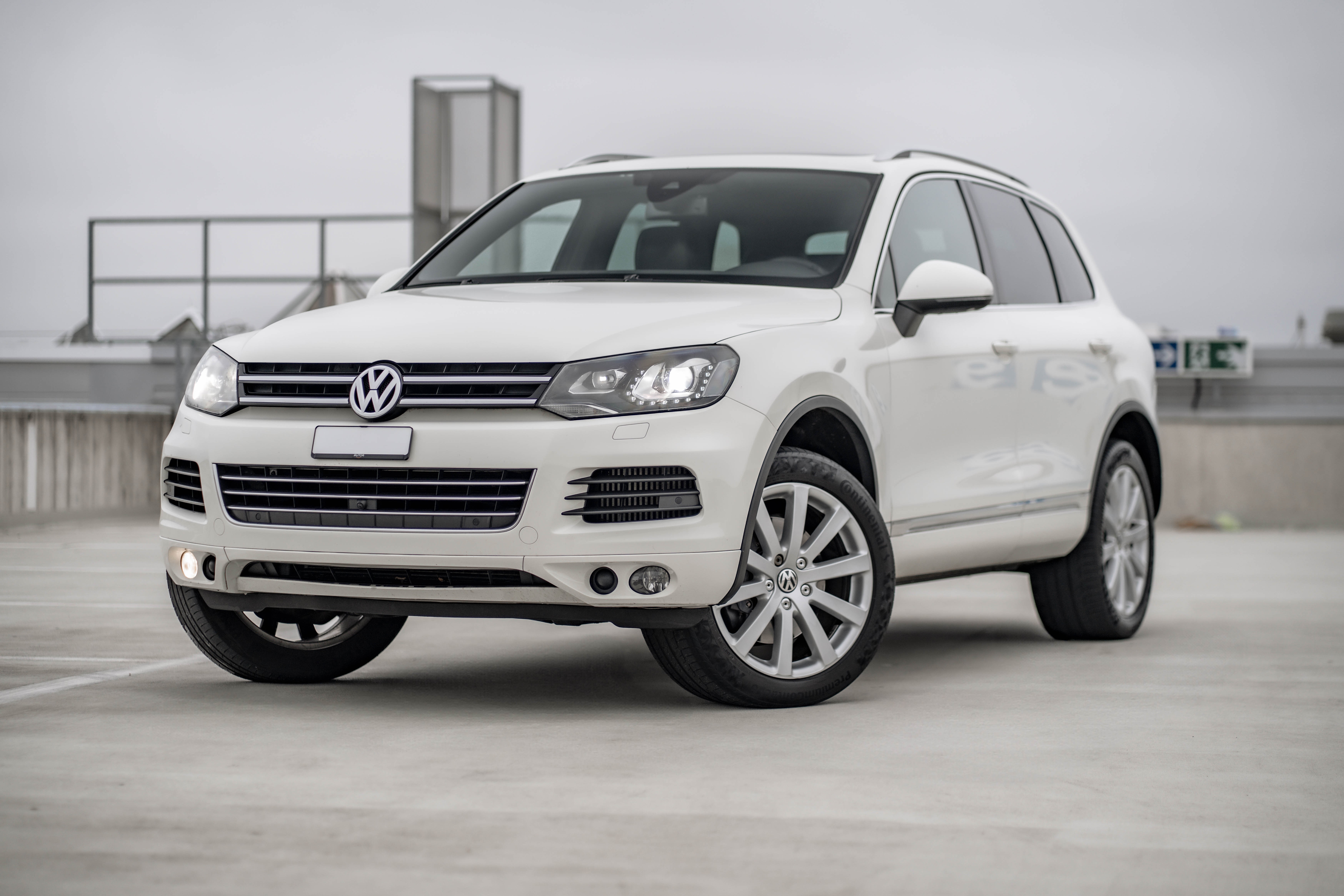 VW Touareg 4.2 TDI Tiptronic * Anhängerkupplung 3.5t * Standheizung * traumhafte Ausstattung *