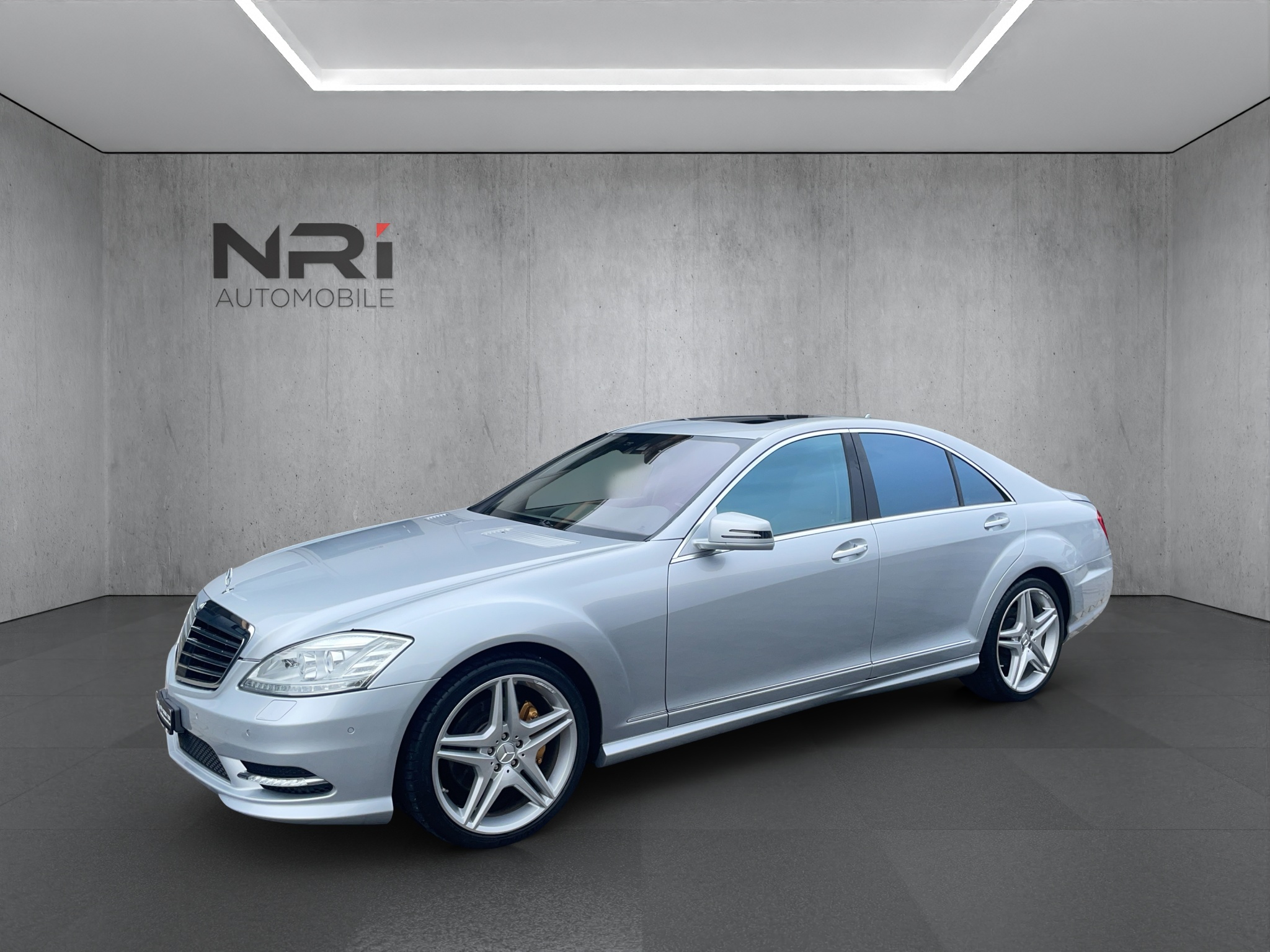 MERCEDES-BENZ S 500 V8 4matic