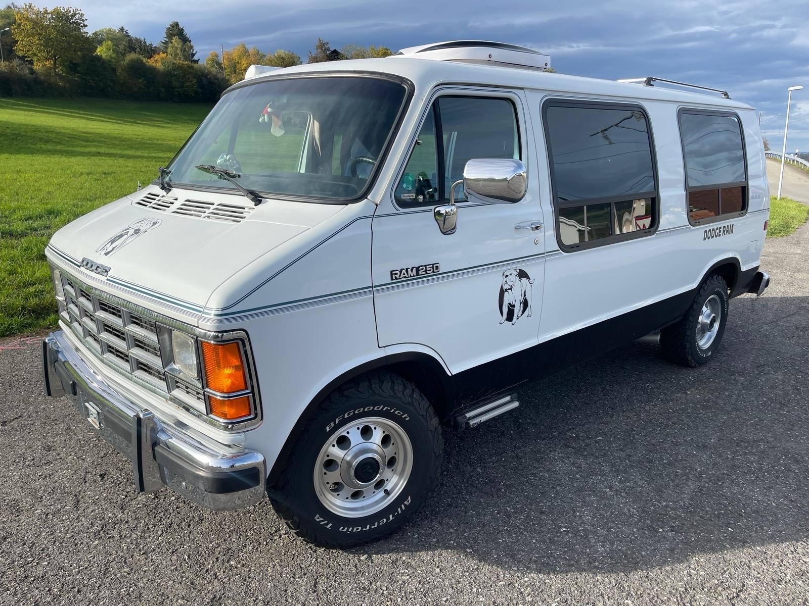 DODGE Van Ram 250