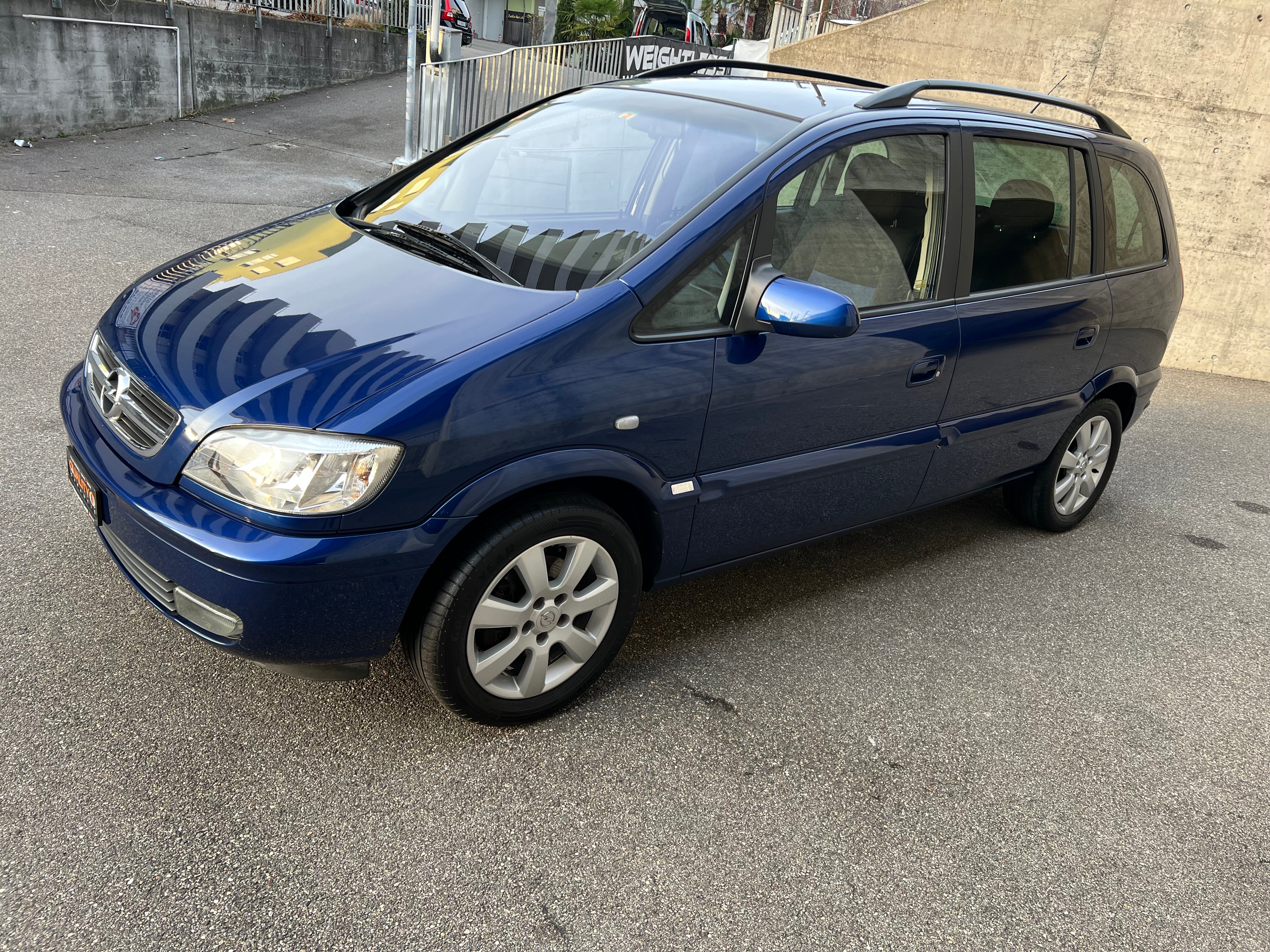 OPEL Zafira 2.2i 16V Riviera