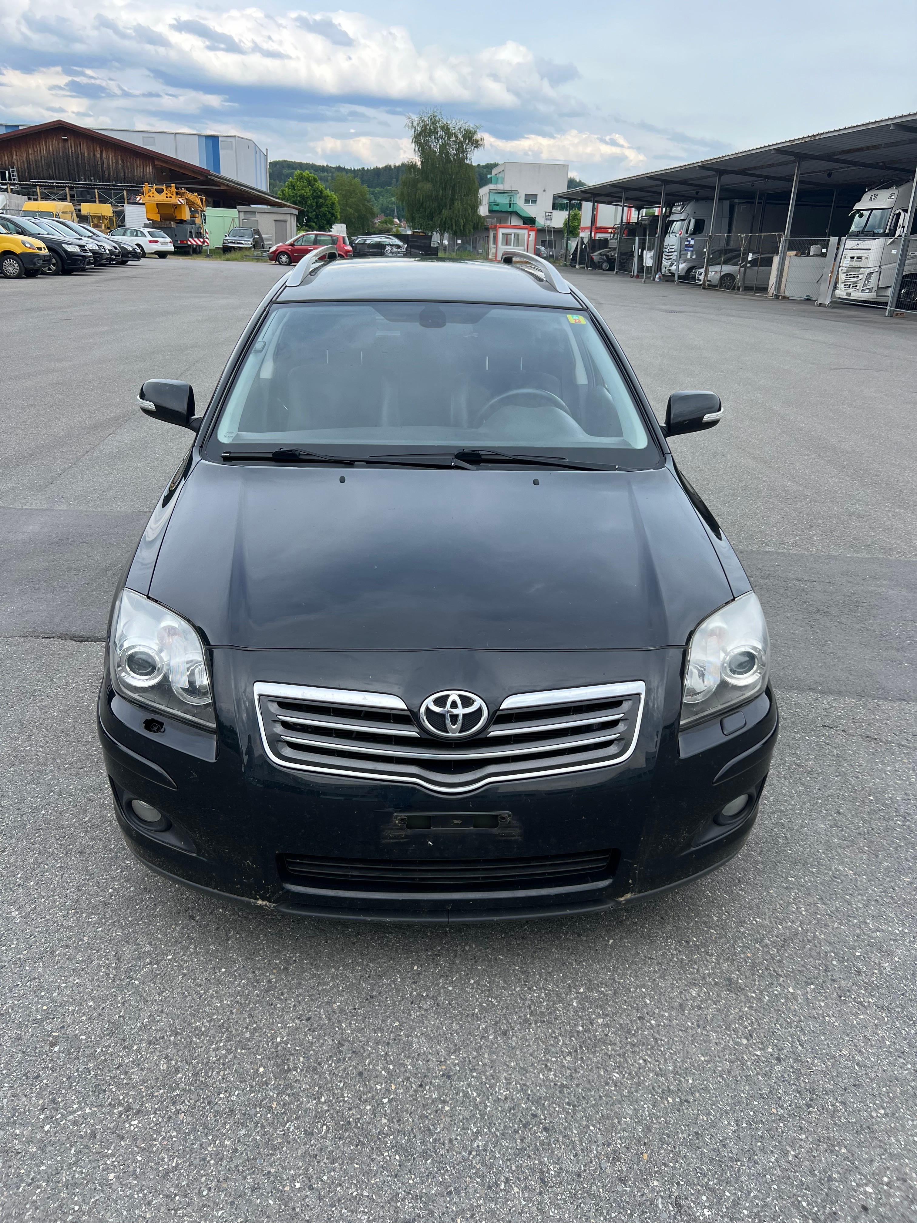 TOYOTA Avensis 2.2D-4 D CleanP. Linea Sol Prem.