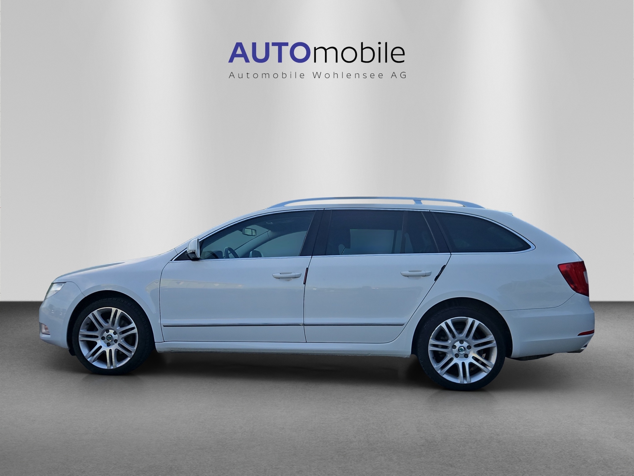 SKODA Superb Combi 2.0 TDi Elegance 4x4