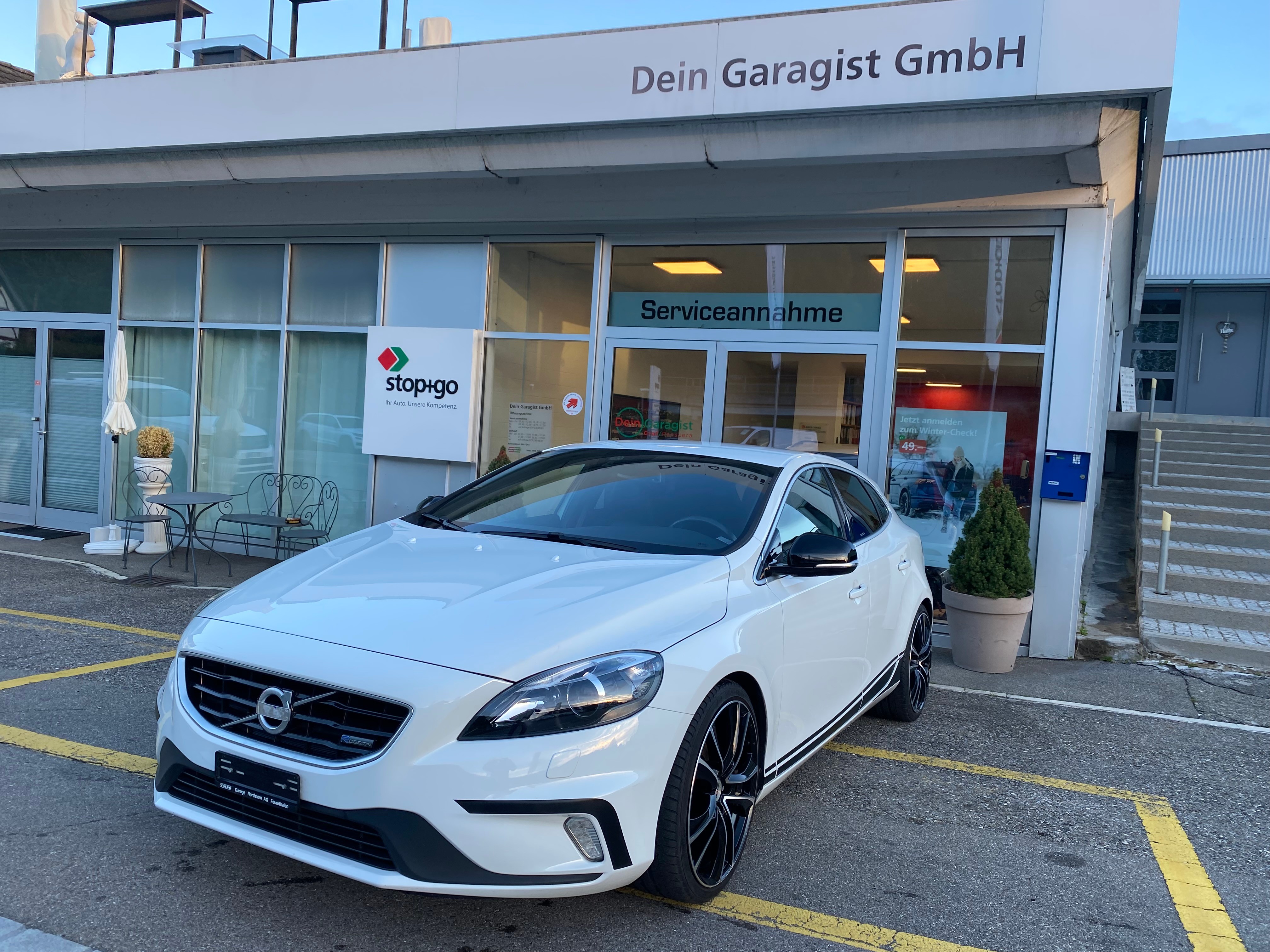 VOLVO V40 T2 Summum R-Design