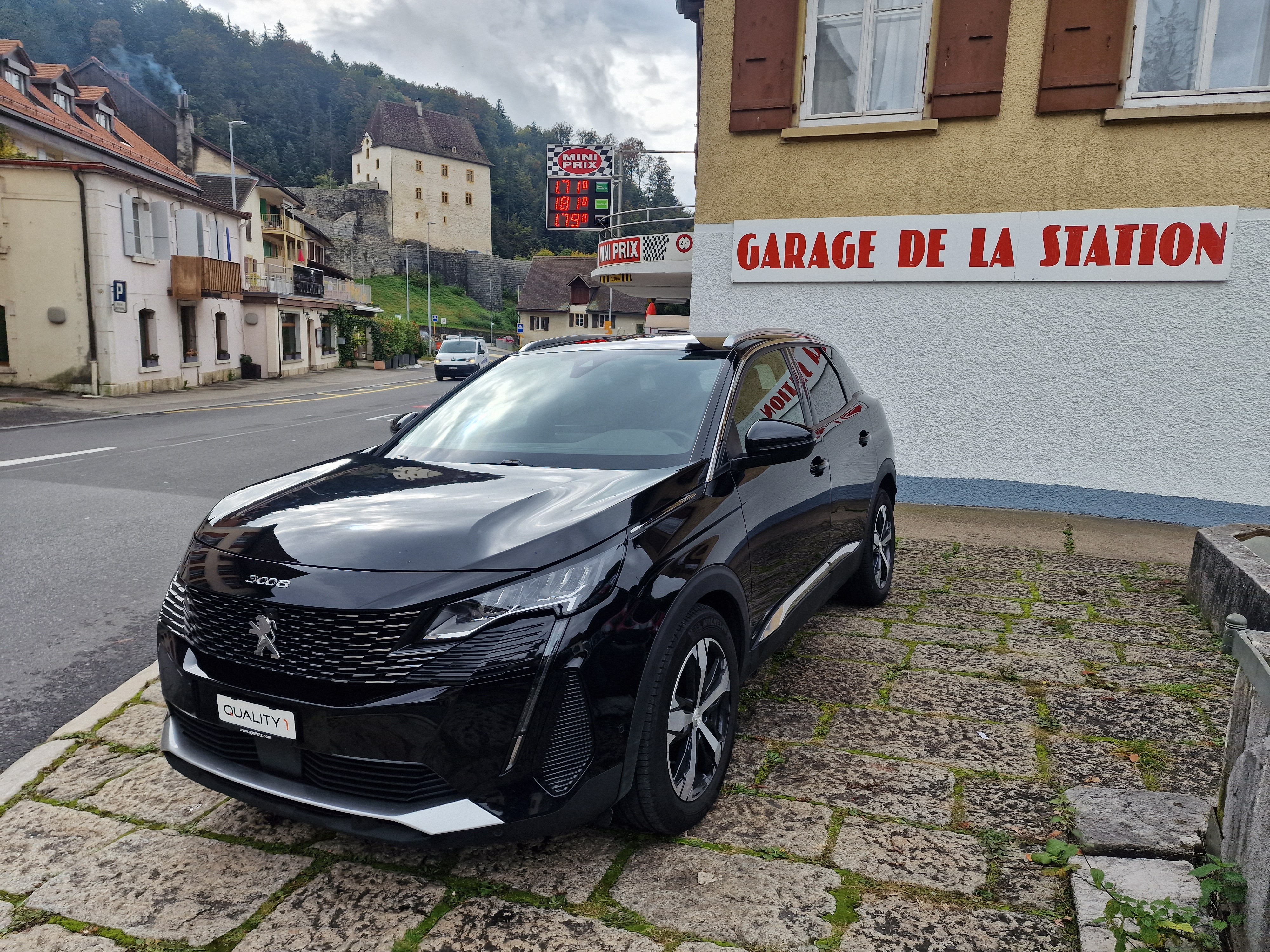 PEUGEOT 3008 1.5 BlueHDi Allure Pack EAT8