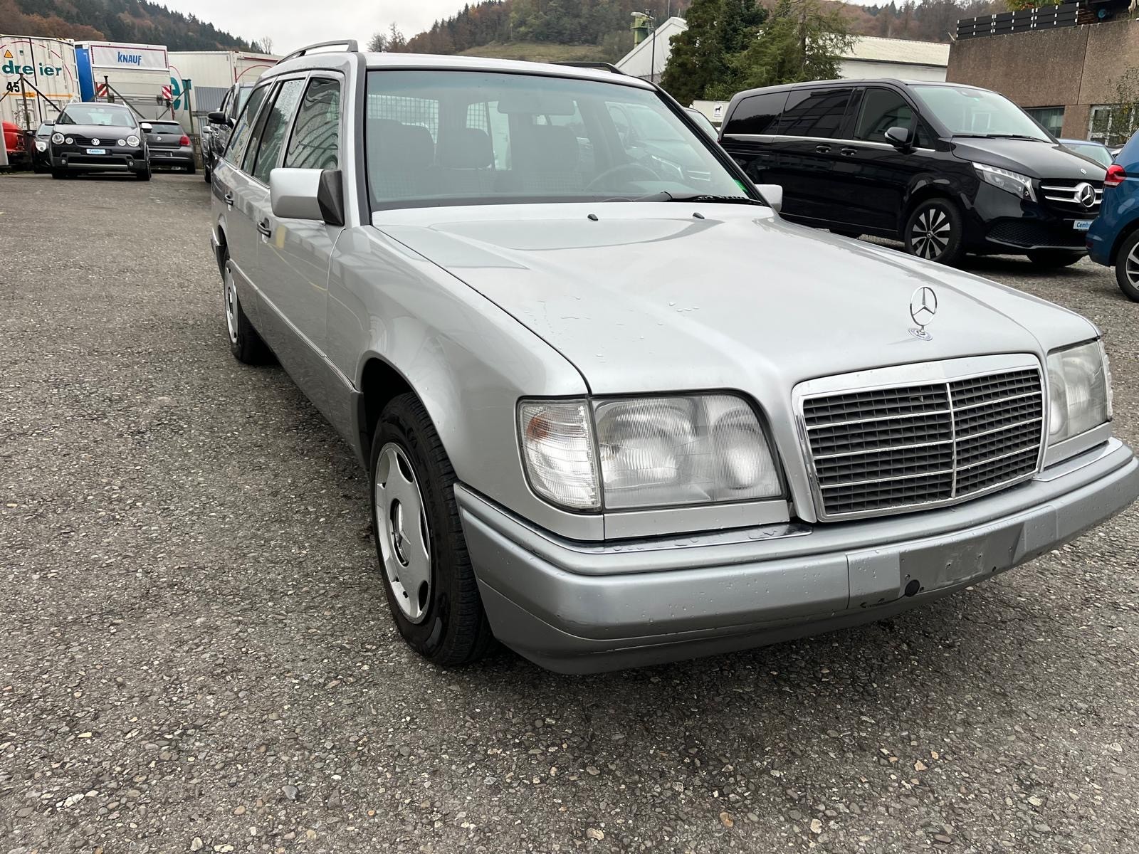 MERCEDES-BENZ E 220 Business Automatic