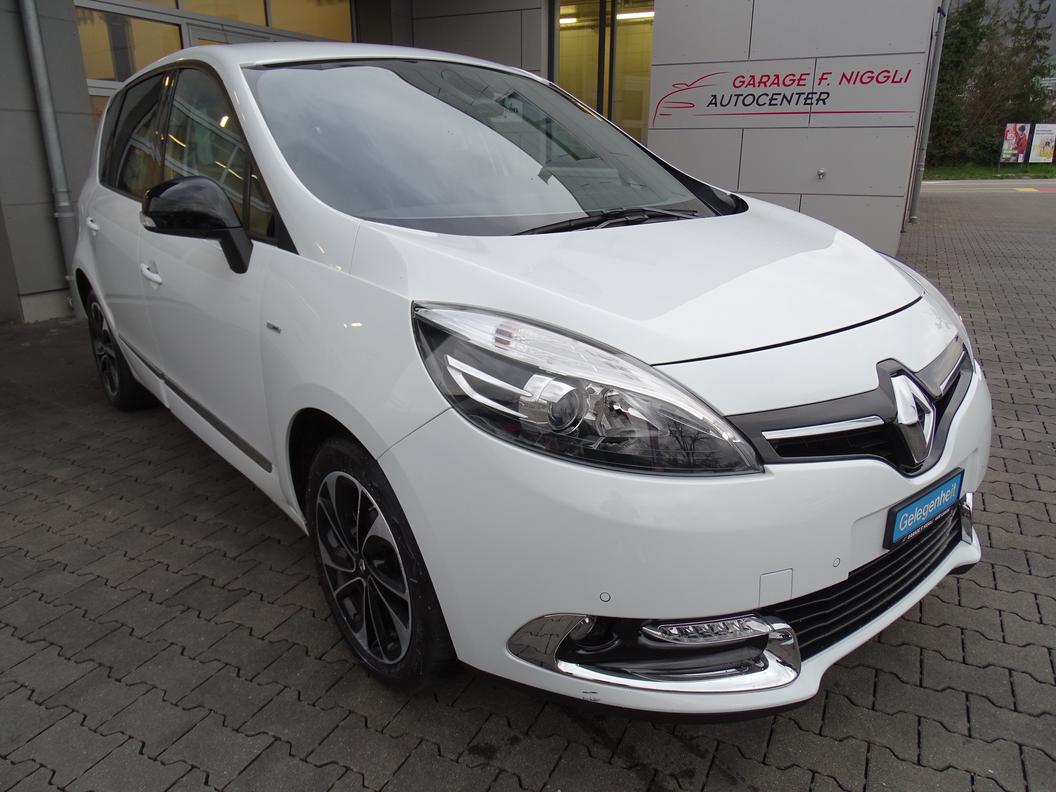 RENAULT Scénic 1.2 16V Turbo Bose