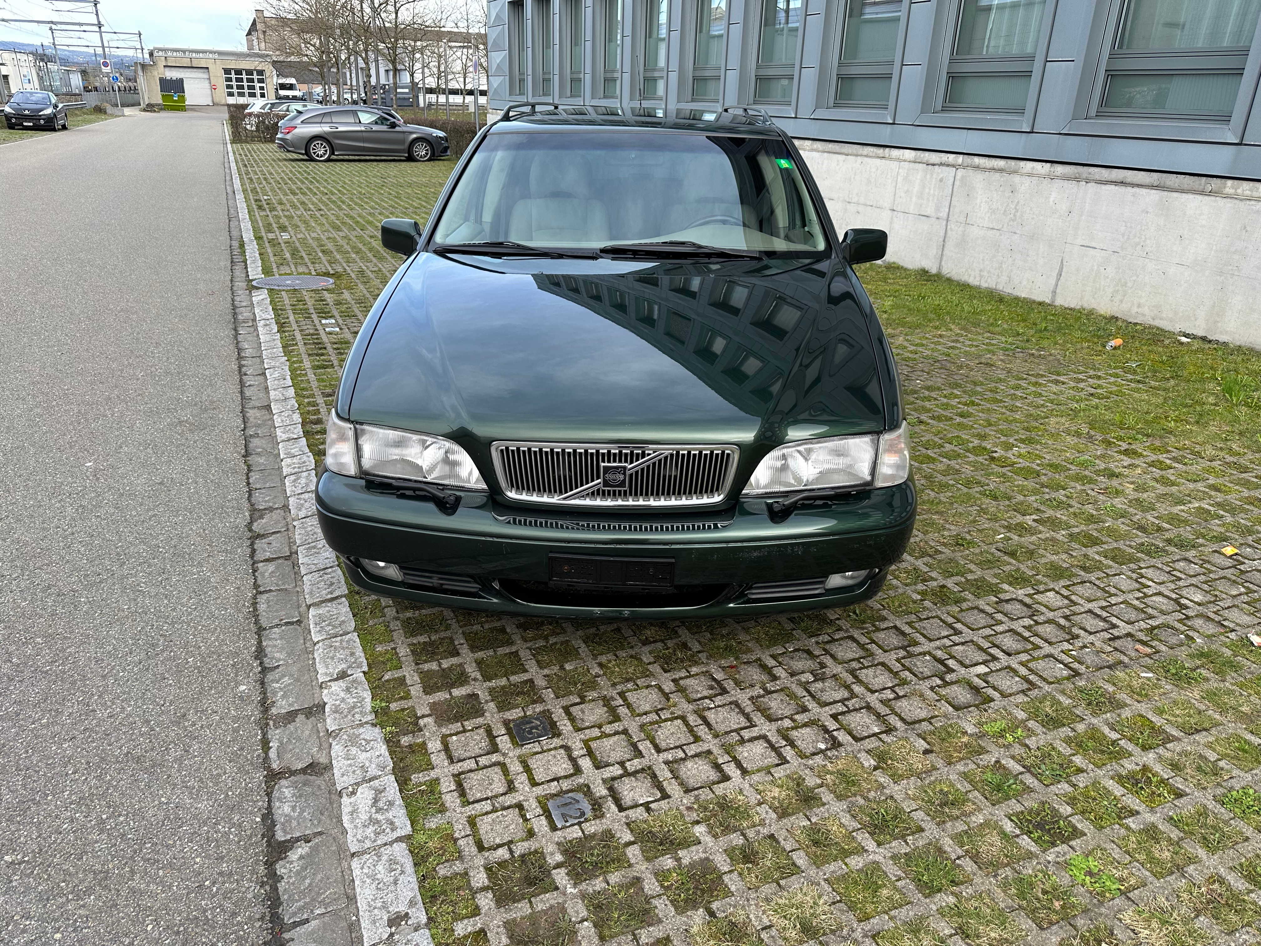 VOLVO V70 2.5 LPT