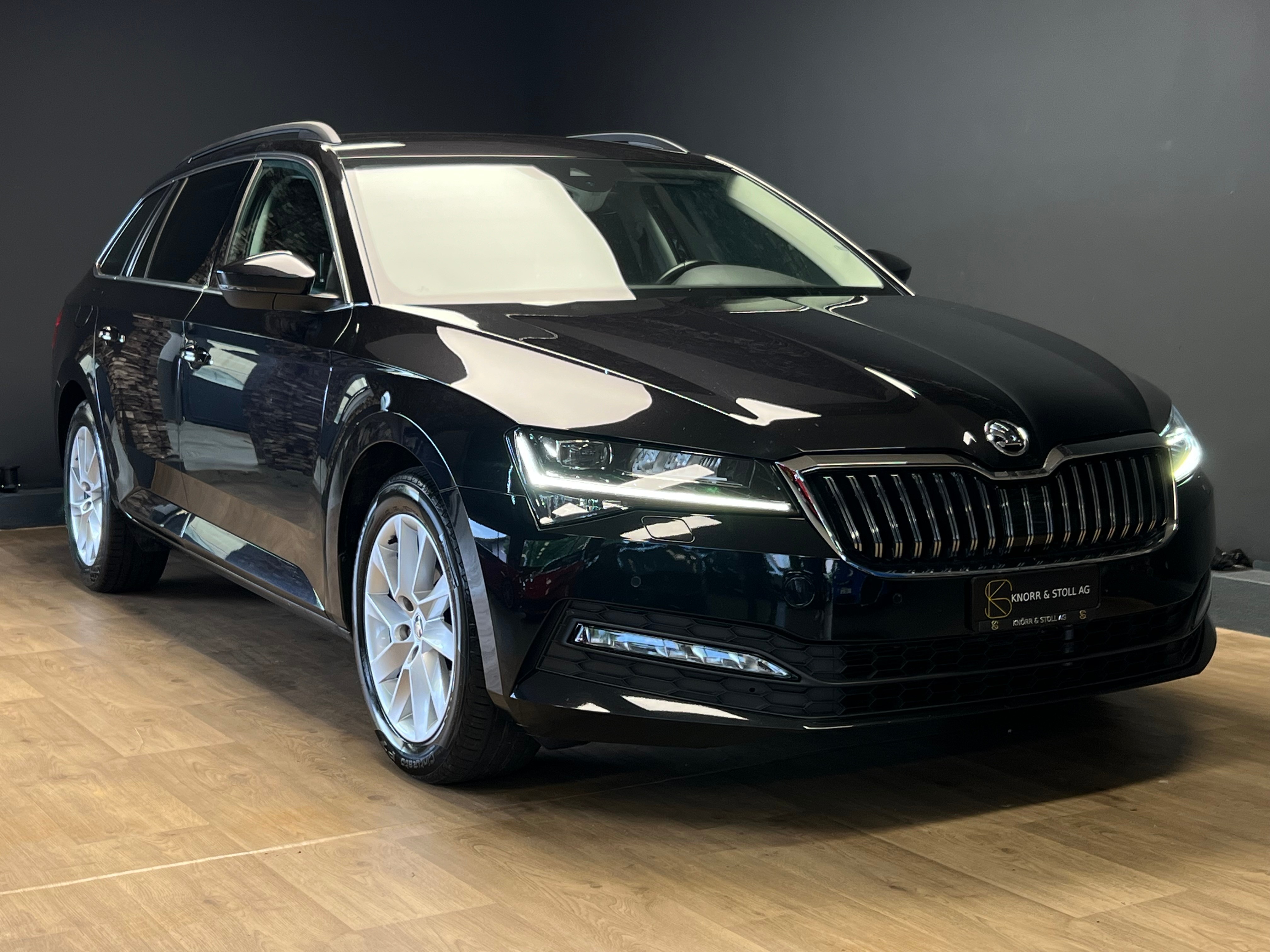 SKODA Superb Combi 2.0 TDi Ambition 4x4 DSG